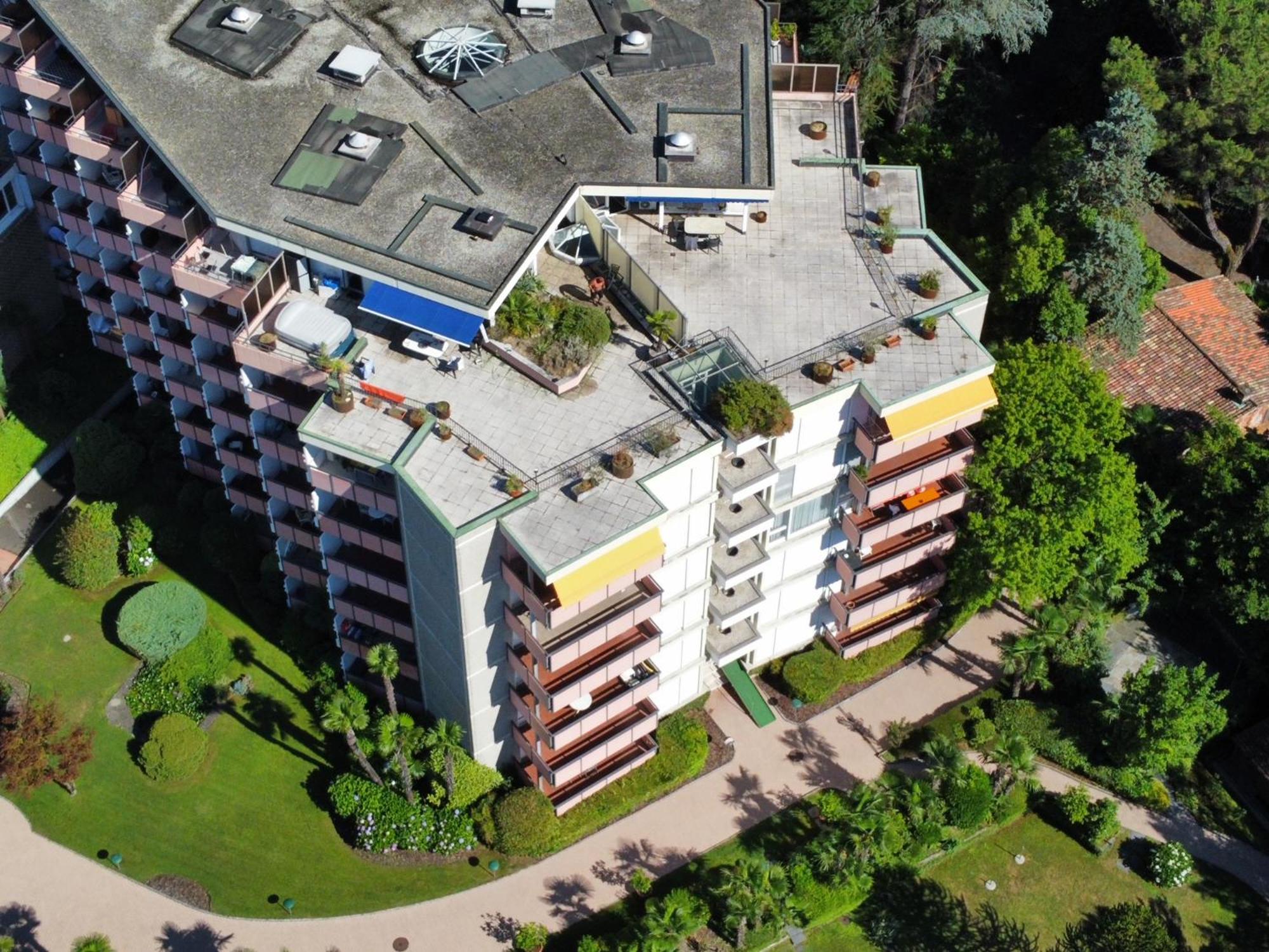 Apartment with Garden View - Photo 34