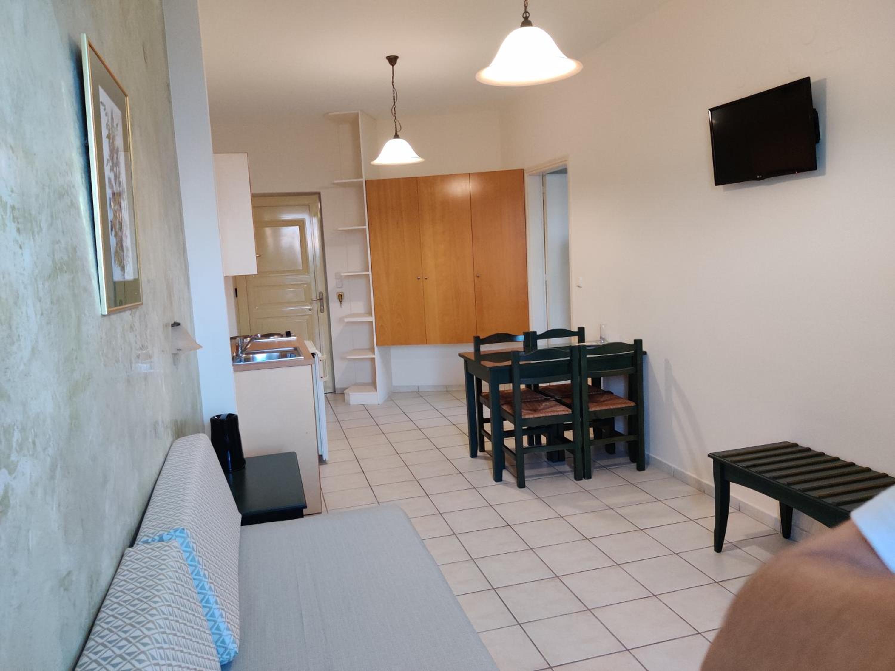 One-Bedroom Apartment photo 1
