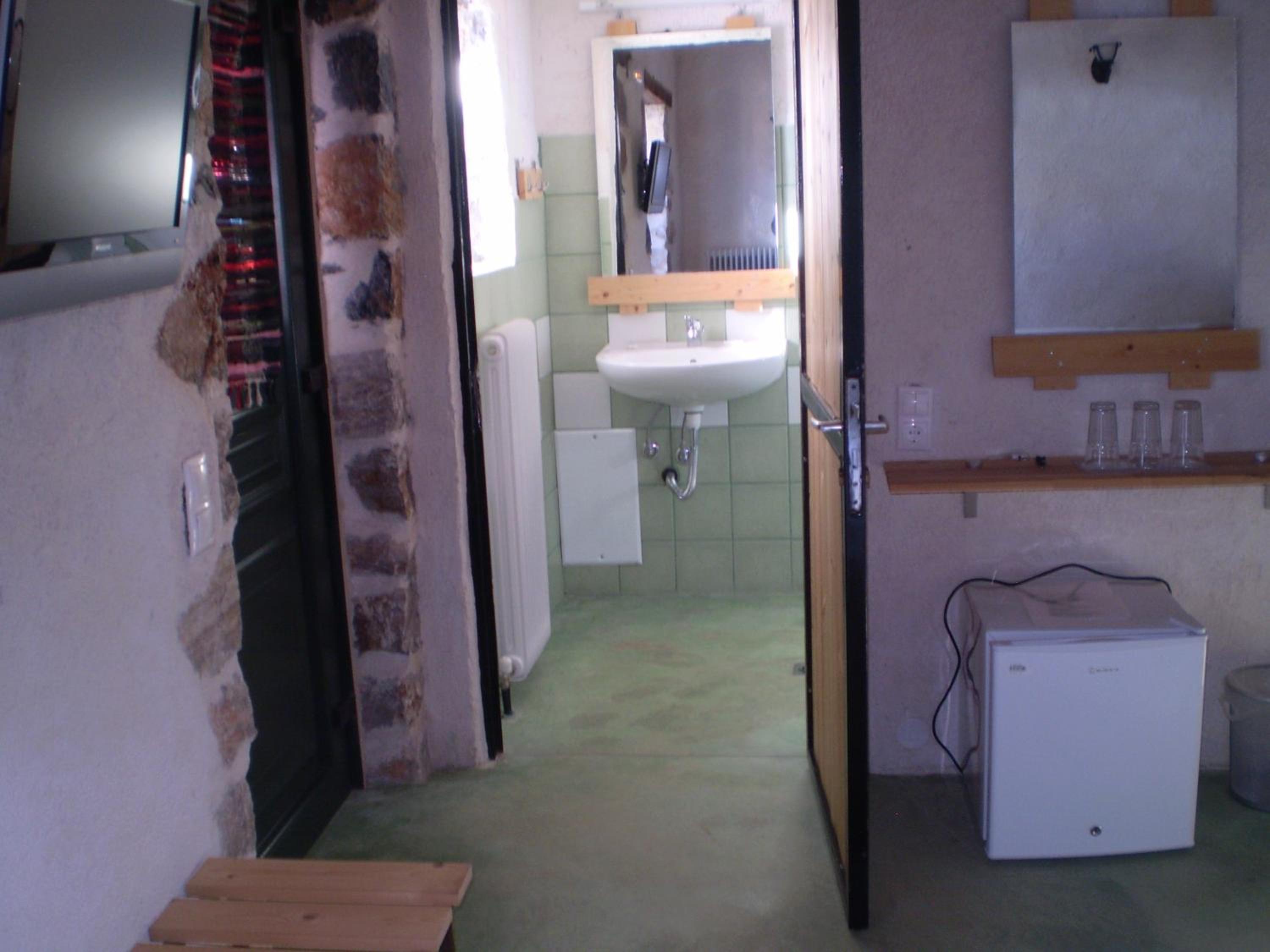Double Room - Disability Access - Photo 4