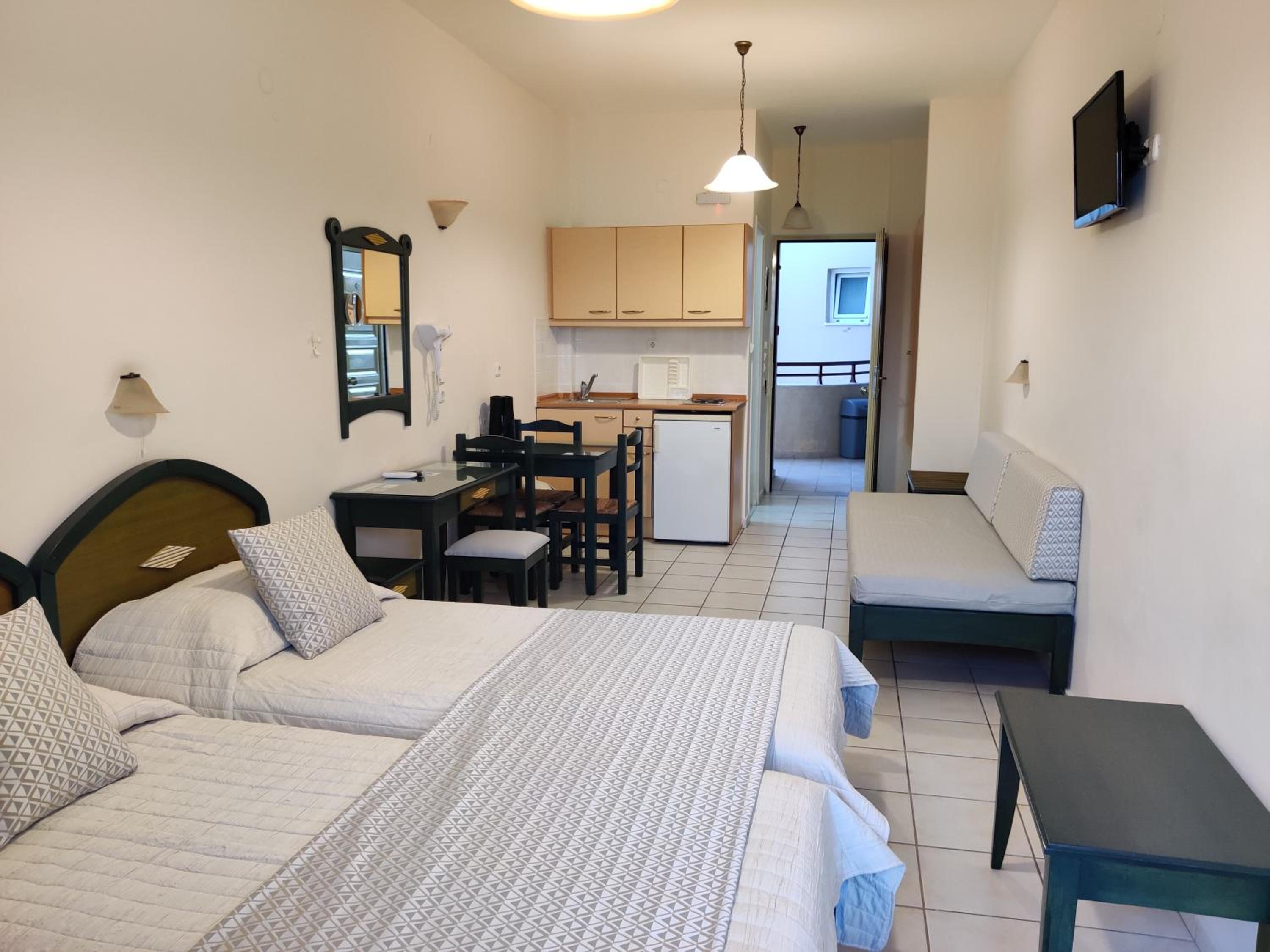 Studio Apartment photo 1