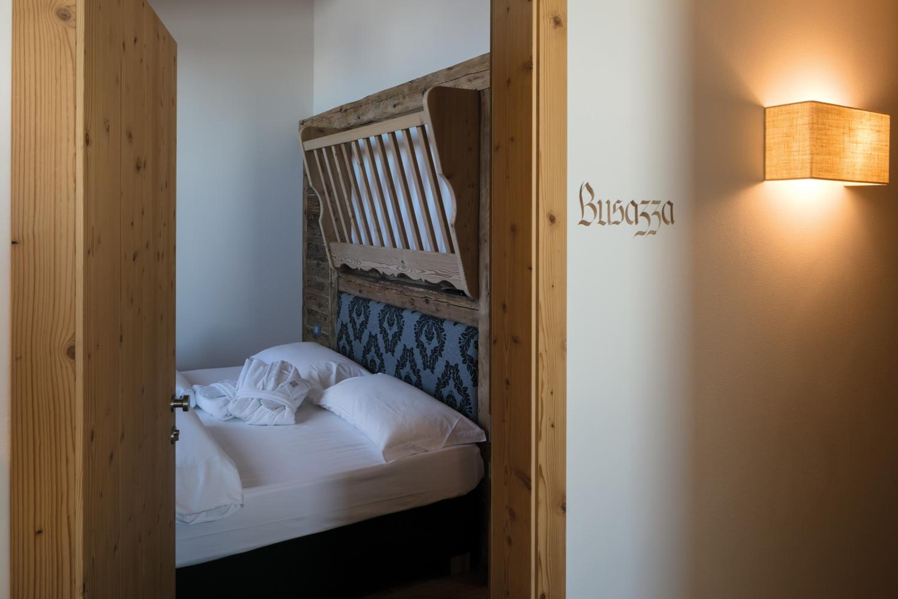 Double or Twin Room with Mountain View - Photo 1