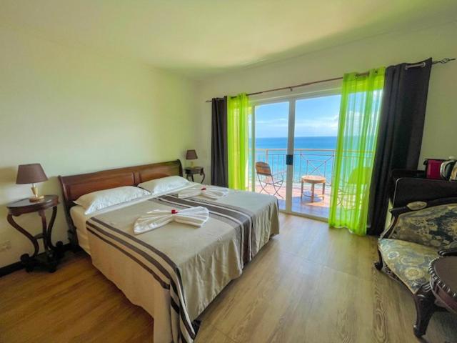 Double Room with Balcony and Sea View