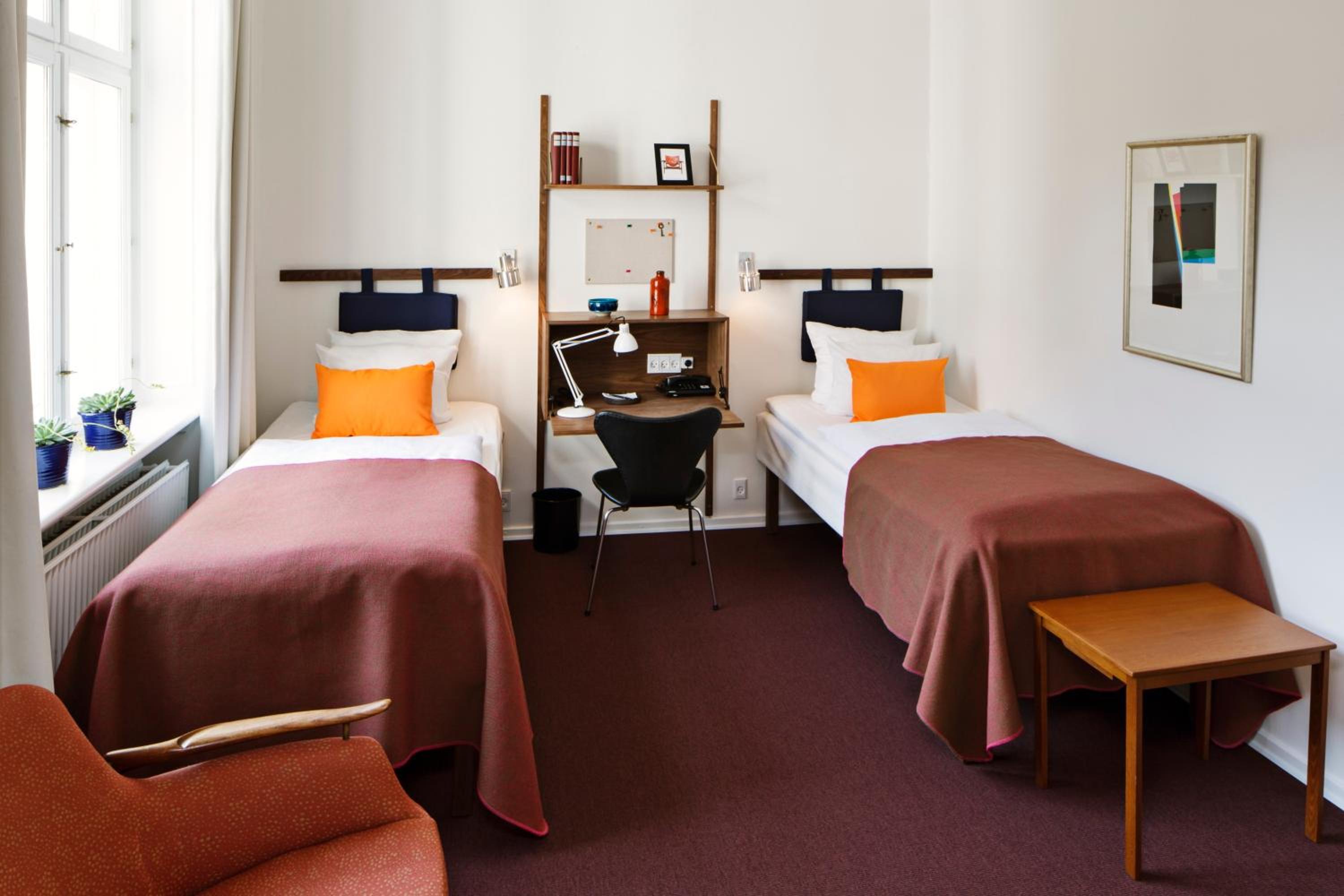 Standard Twin Room - Photo 7