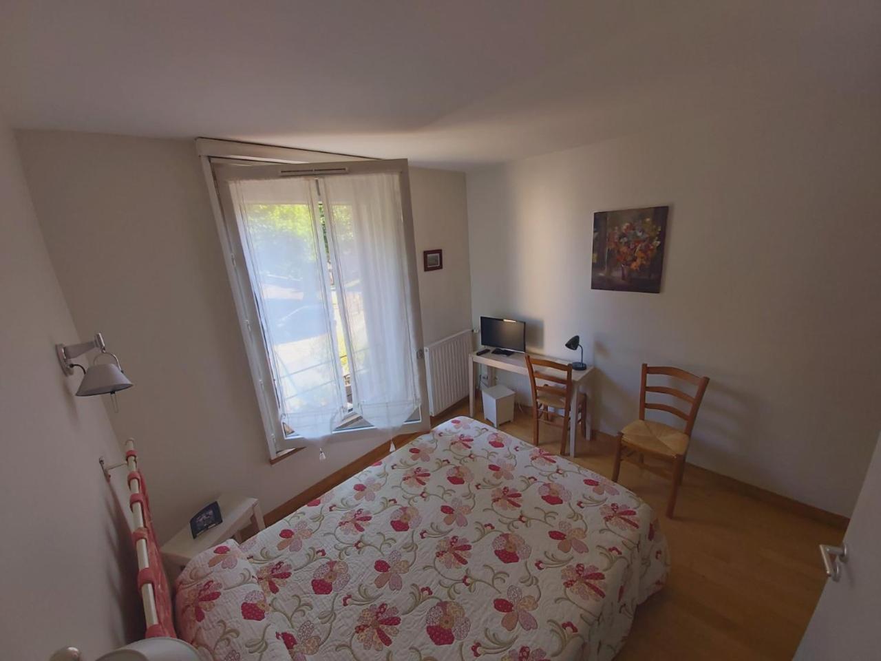 Standard Double Room - Photo 2