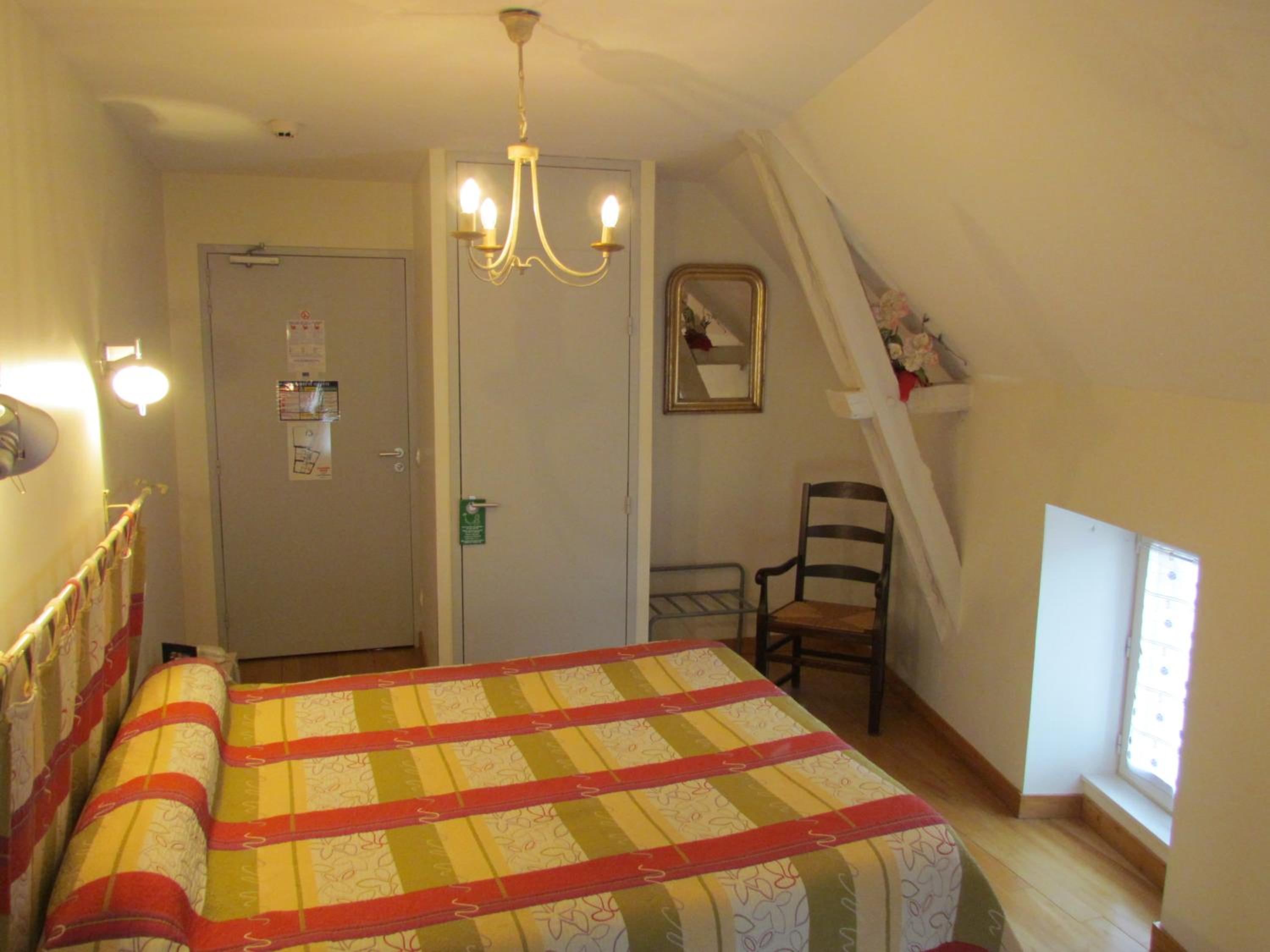 Double or Twin Room - Photo 3