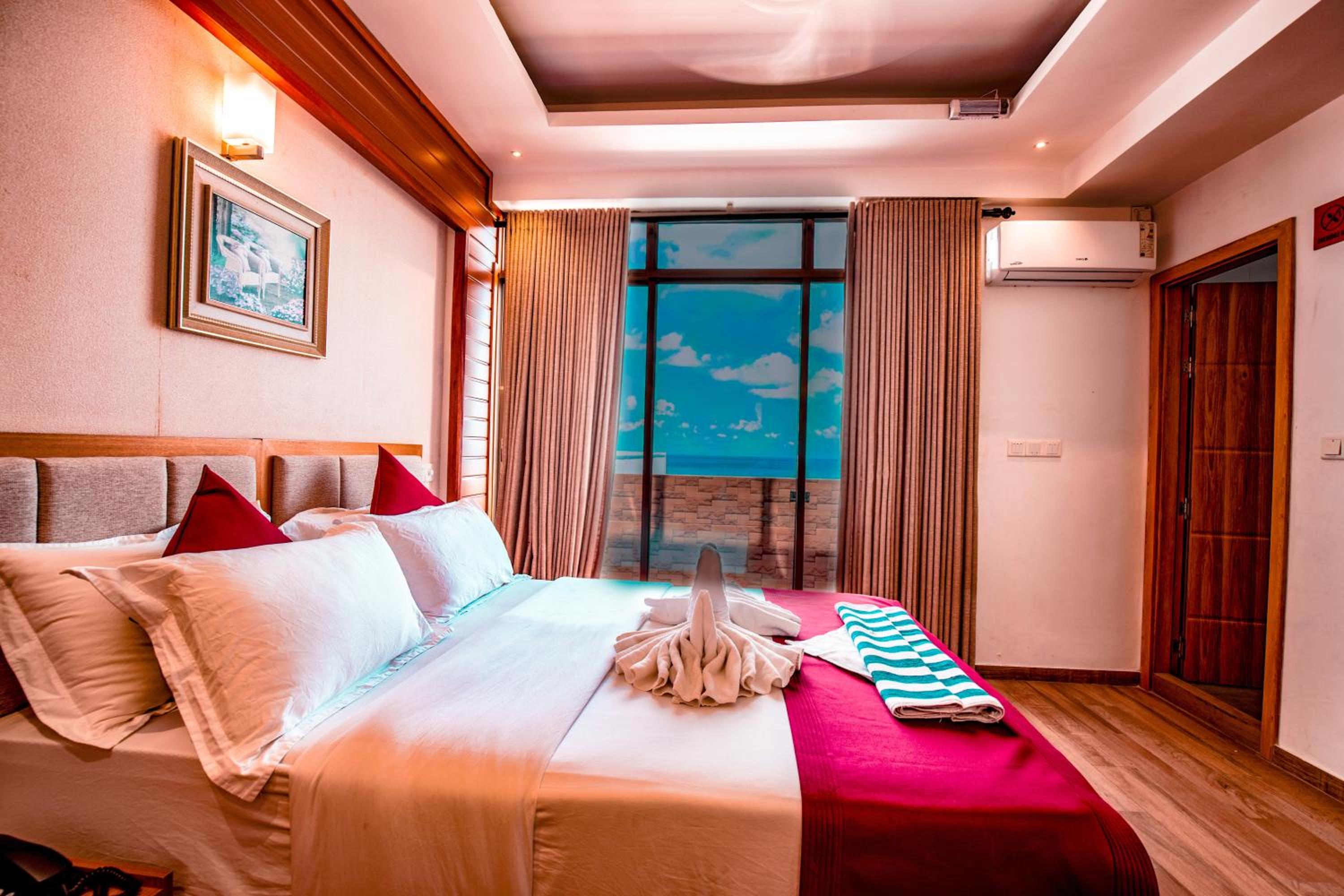 Deluxe Suite with Sea View