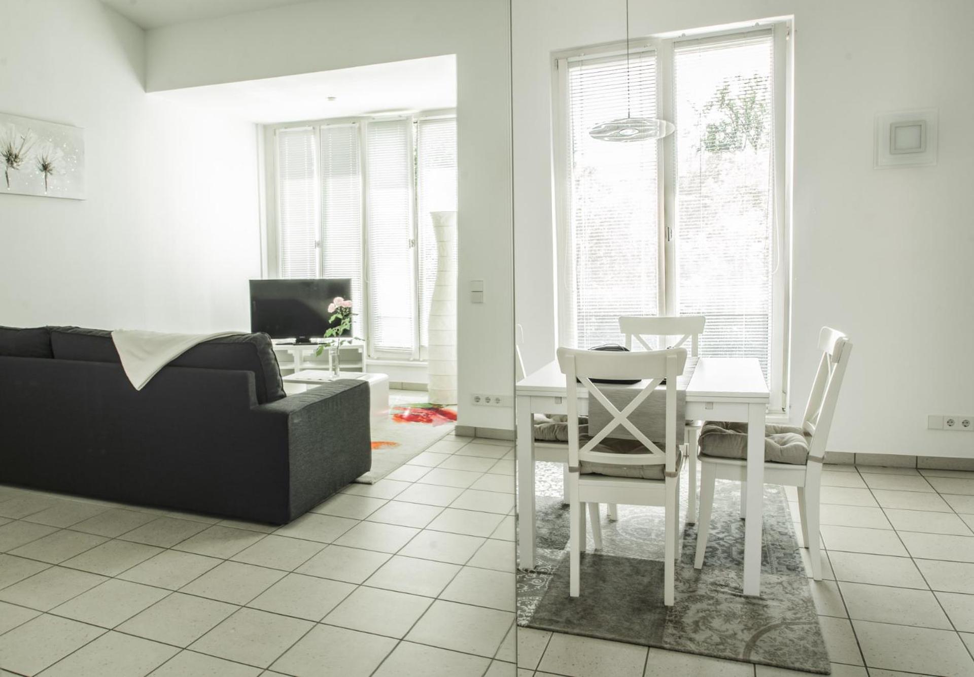 Apartment with Balcony photo 2