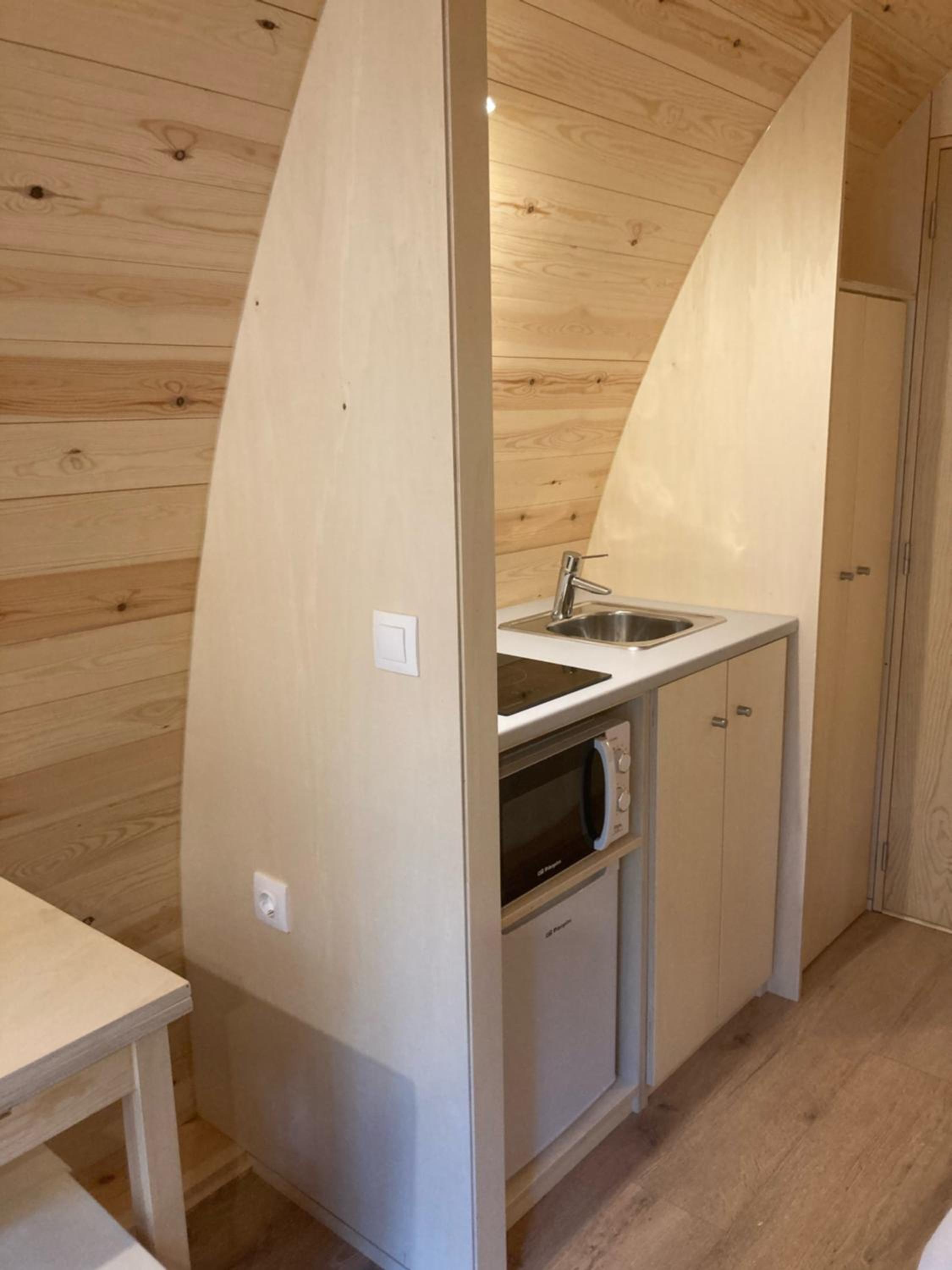 Superior Bungalow - Photo 6