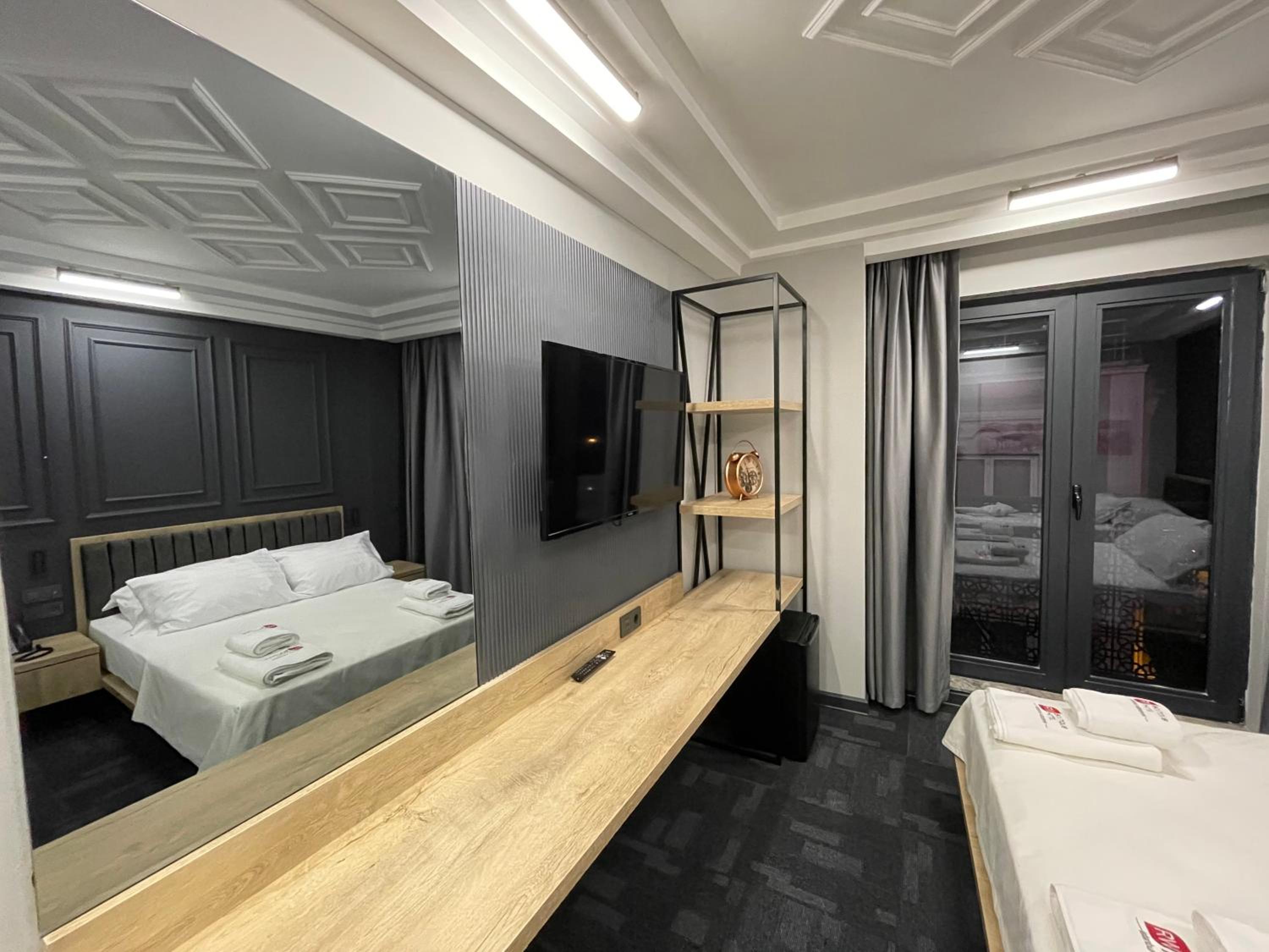 Deluxe Triple Room with Sea View photo 2