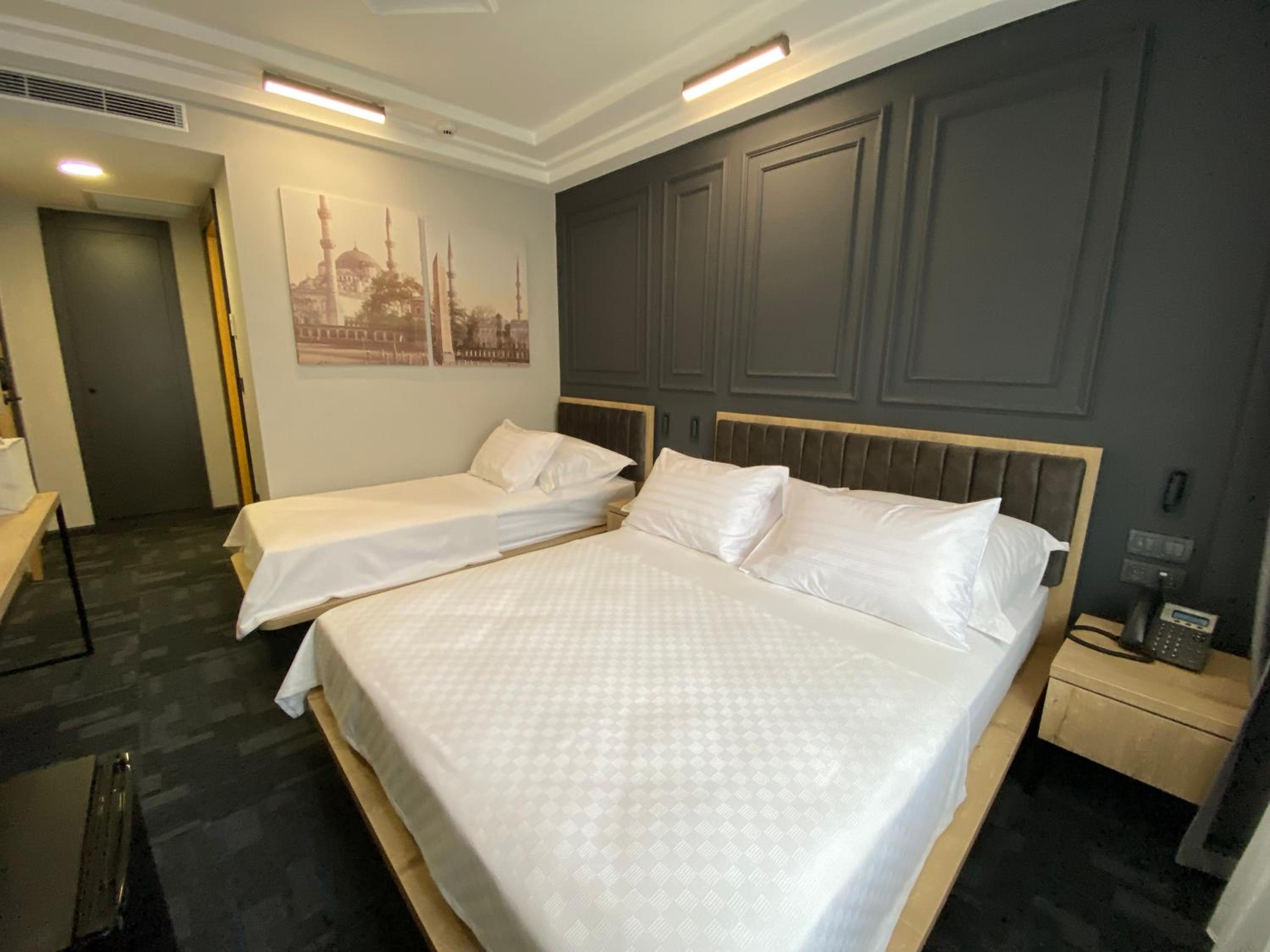 Standard Triple Room photo 2