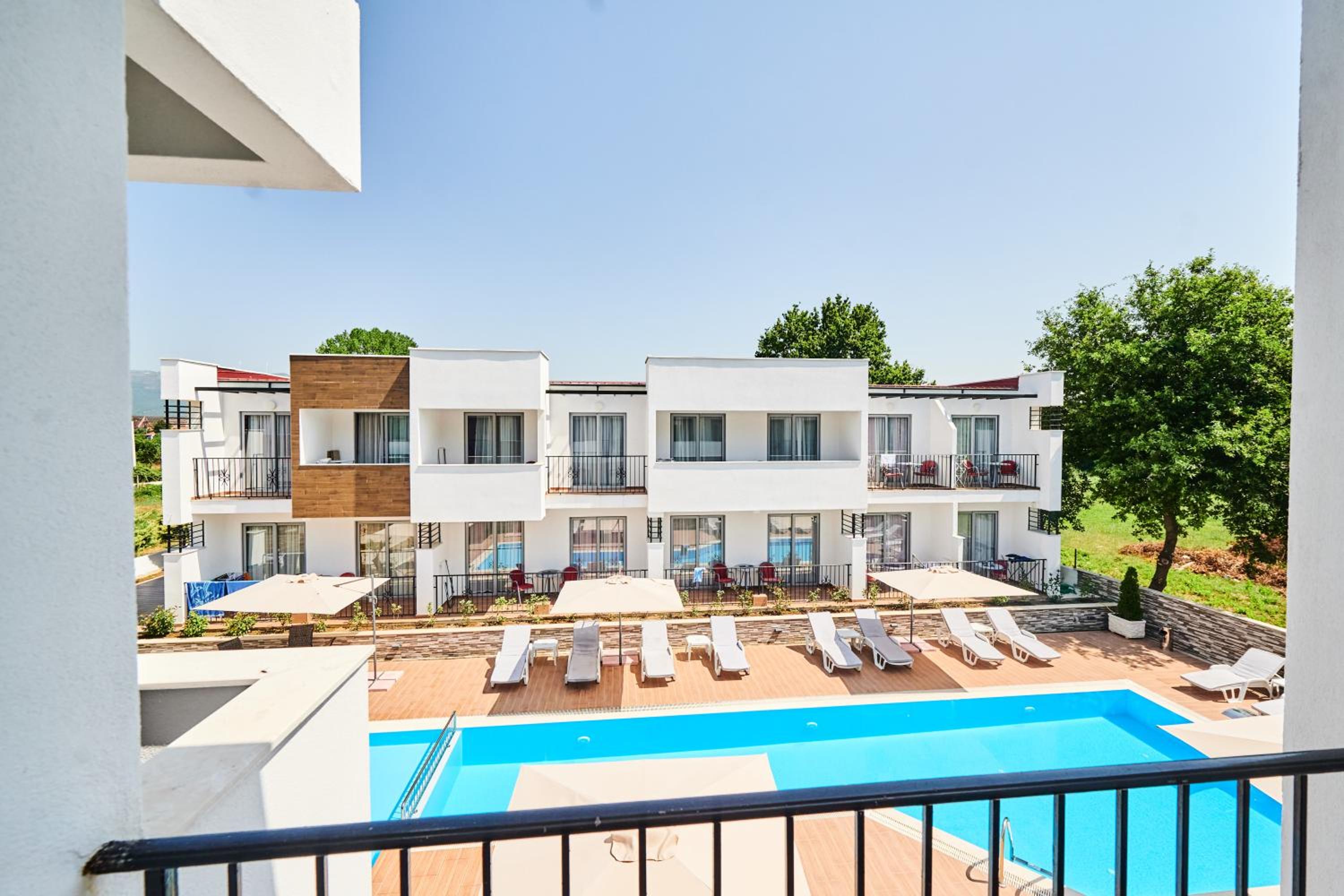 Suite with Pool View