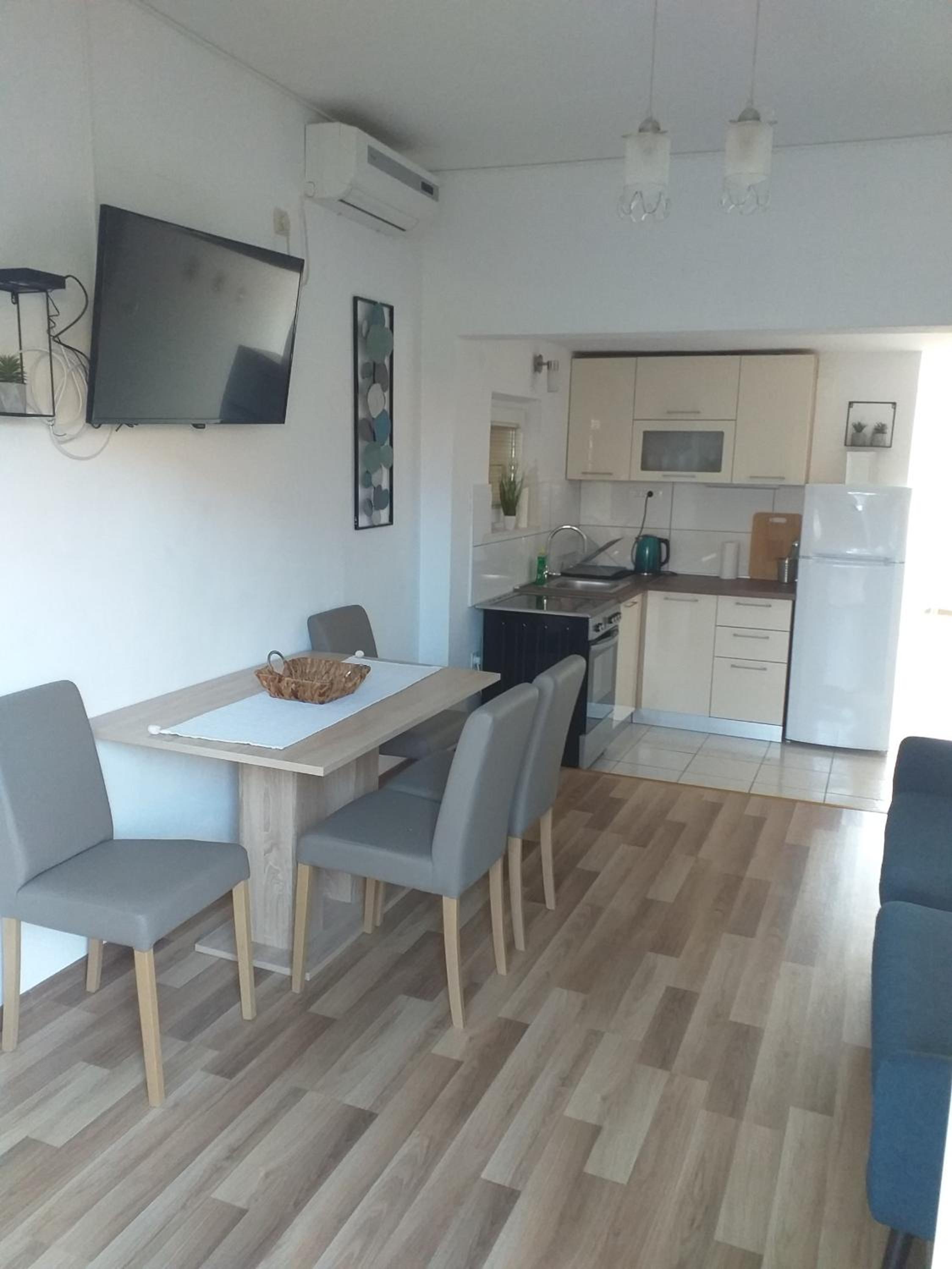 Two-Bedroom Apartment with Terrace (4 Adults) photo 2