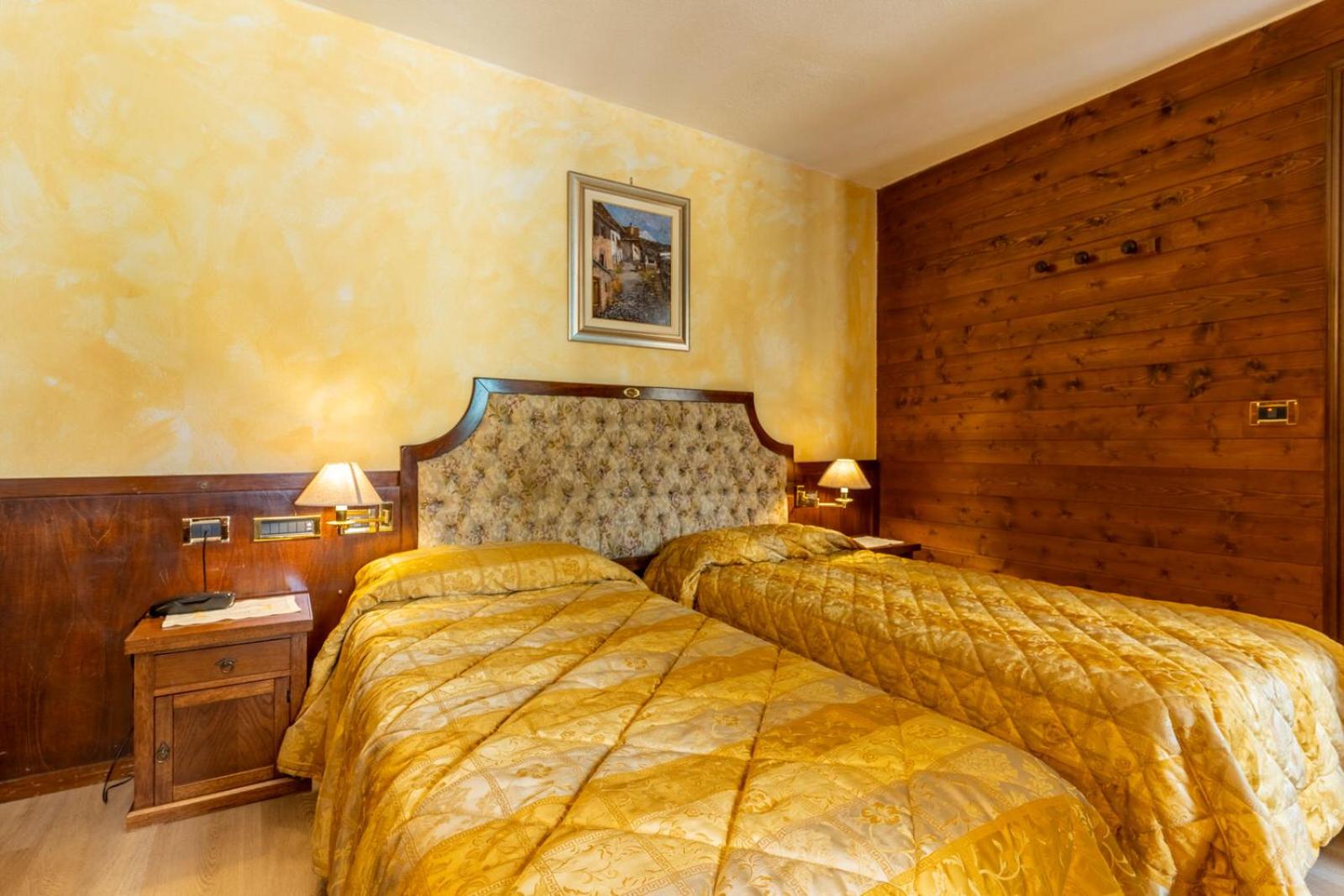 Standard Double Room photo 3