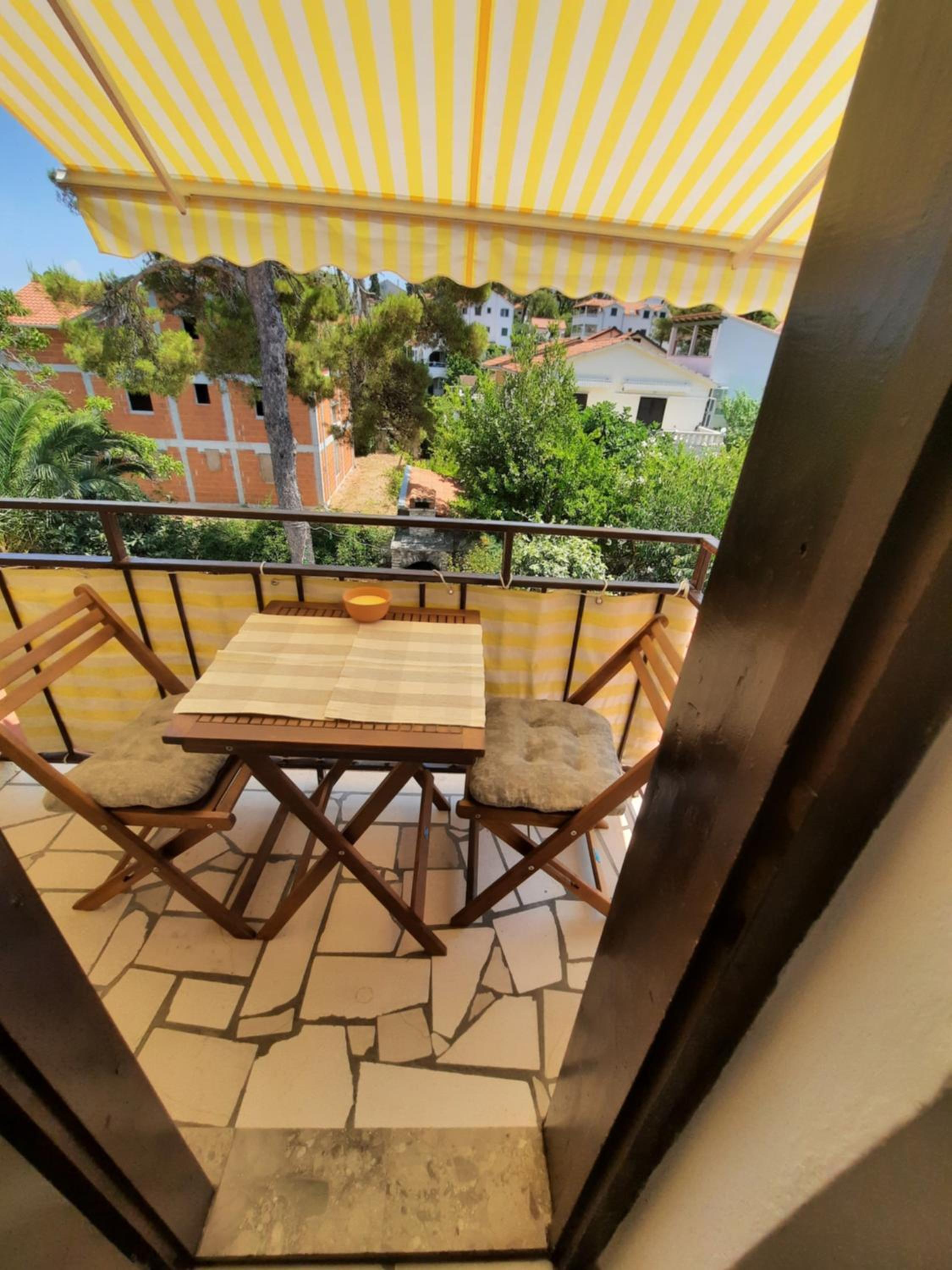 Apartment with Balcony photo 3
