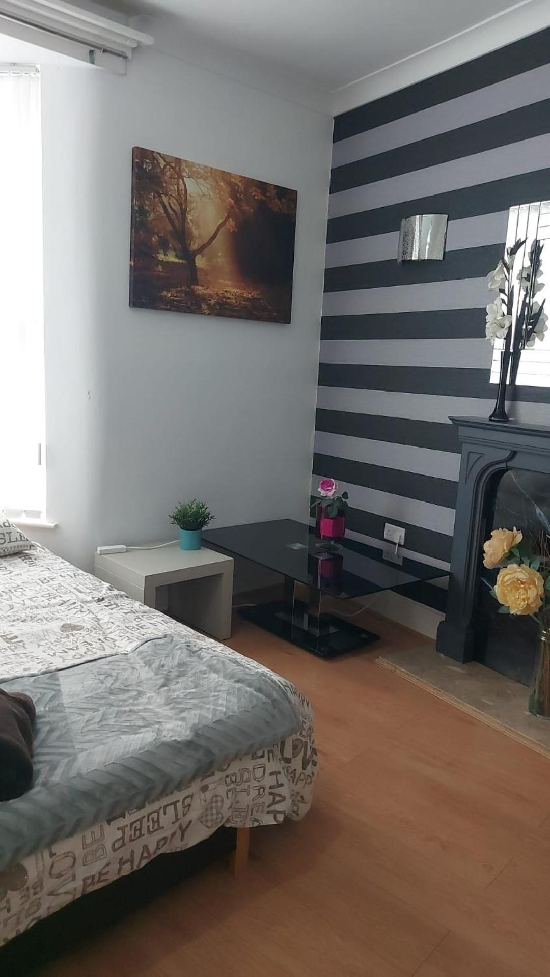 Deluxe Queen Room - Photo 8