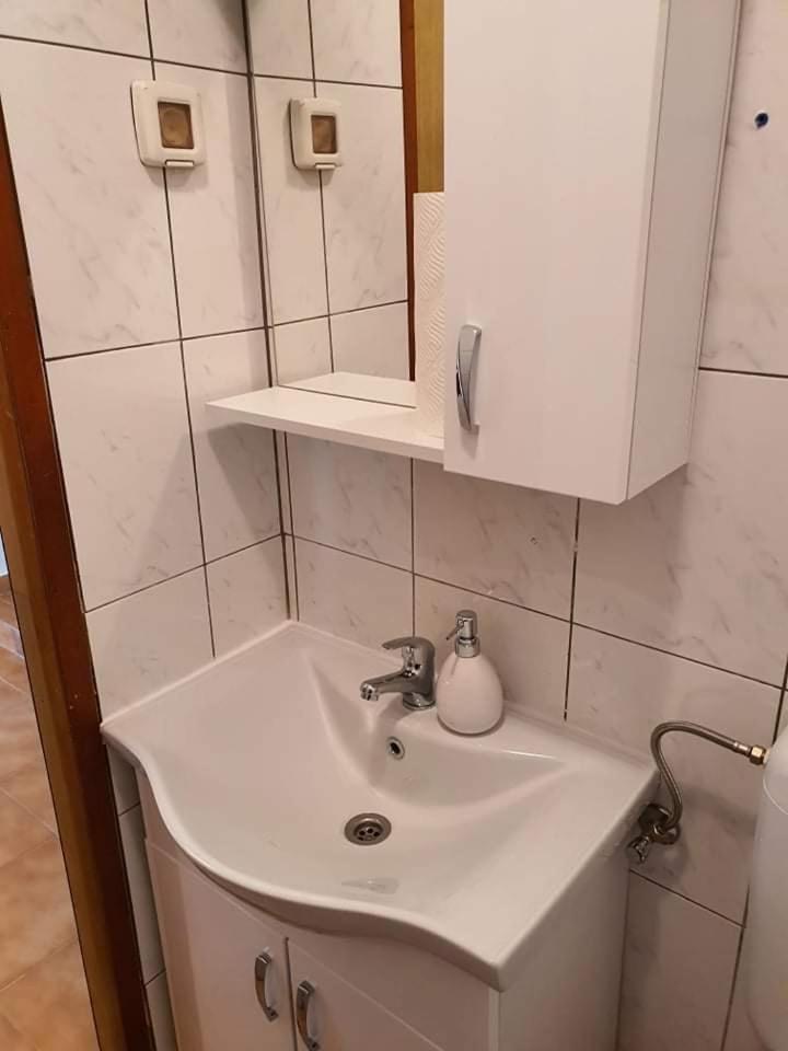Two-Bedroom Apartment - Photo 9