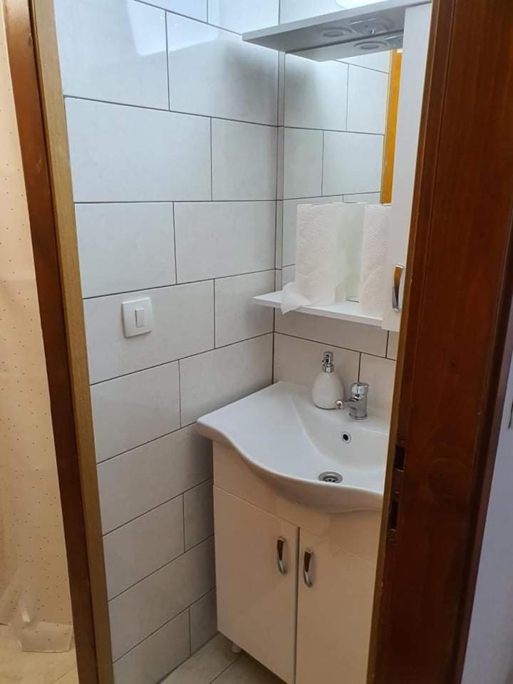 Two-Bedroom Apartment - Photo 11