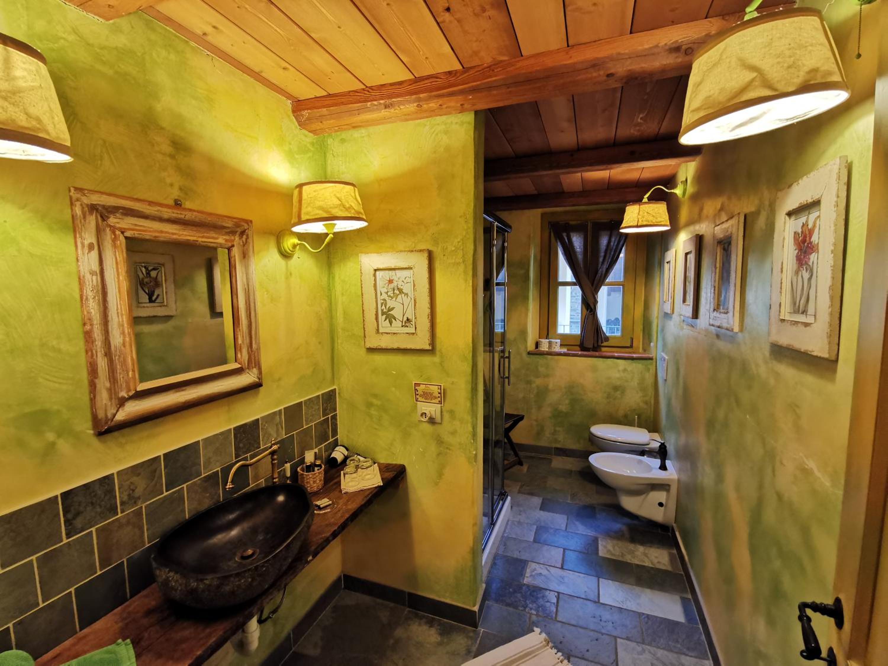 Deluxe Triple Room photo 2