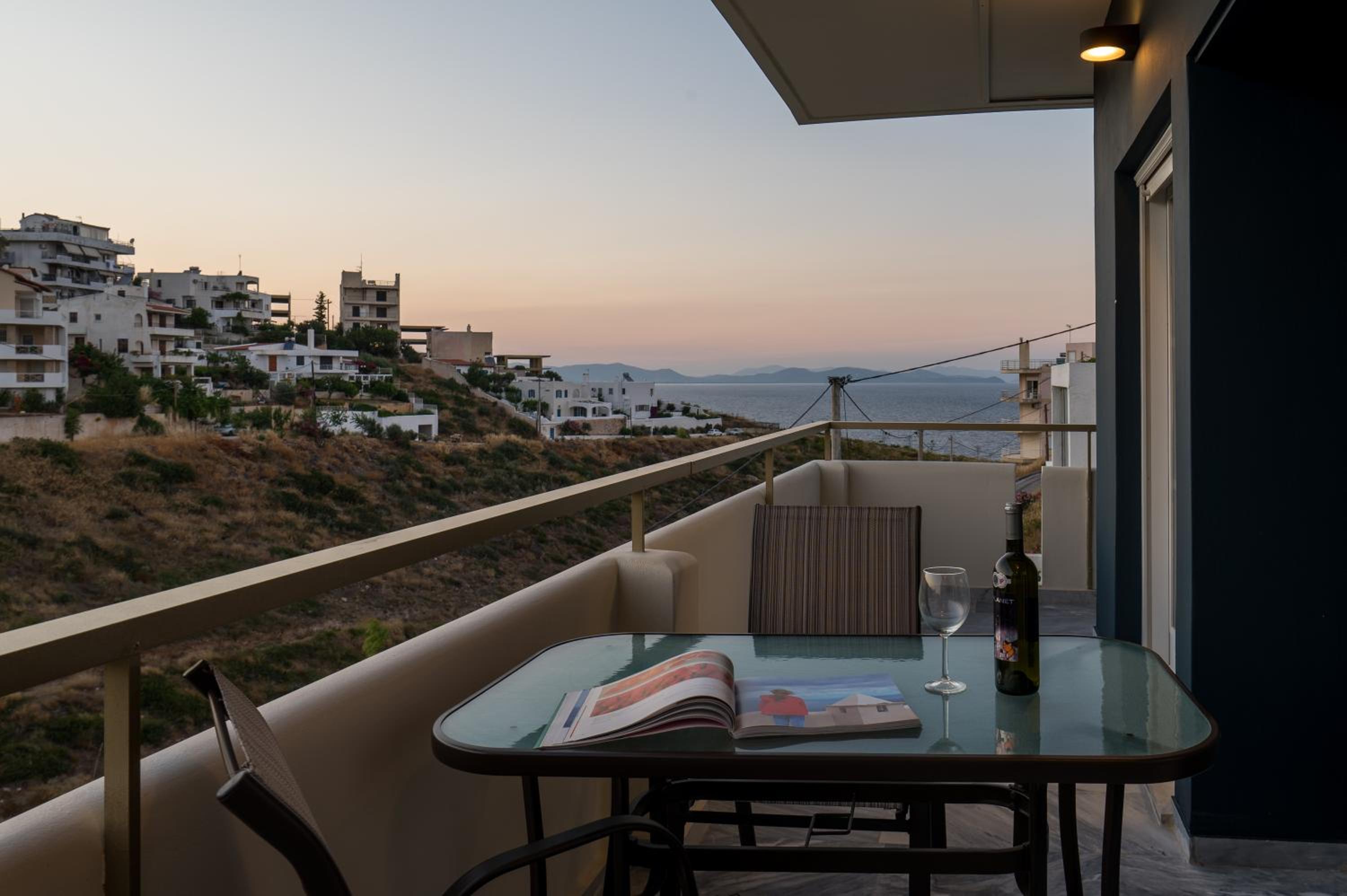 Apartment with Sea View - Photo 5