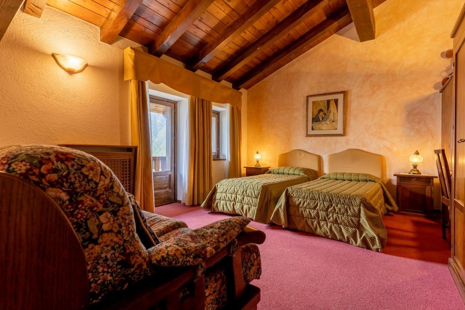 Suite (4 Adults) photo 3