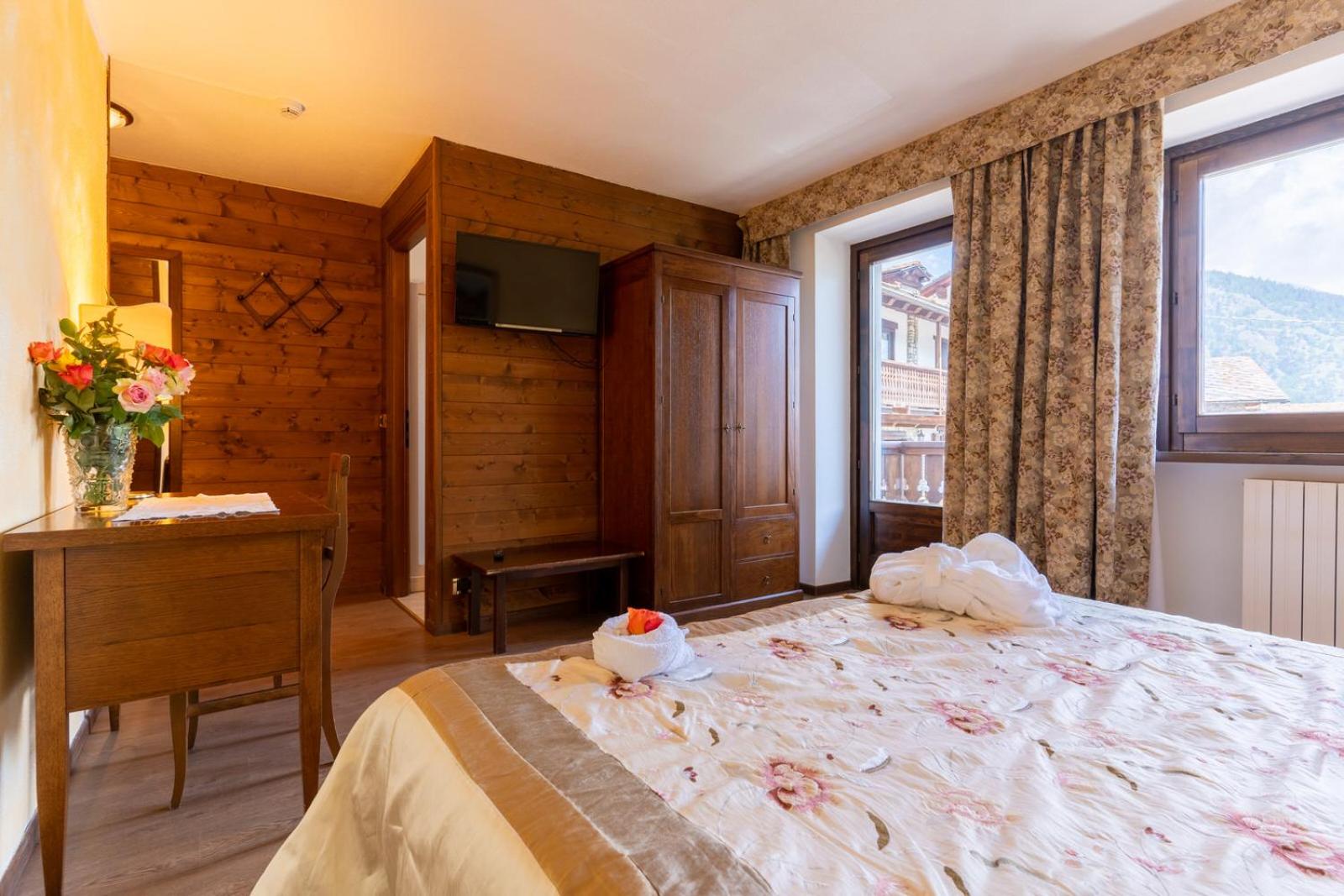 Deluxe Double Room photo 2