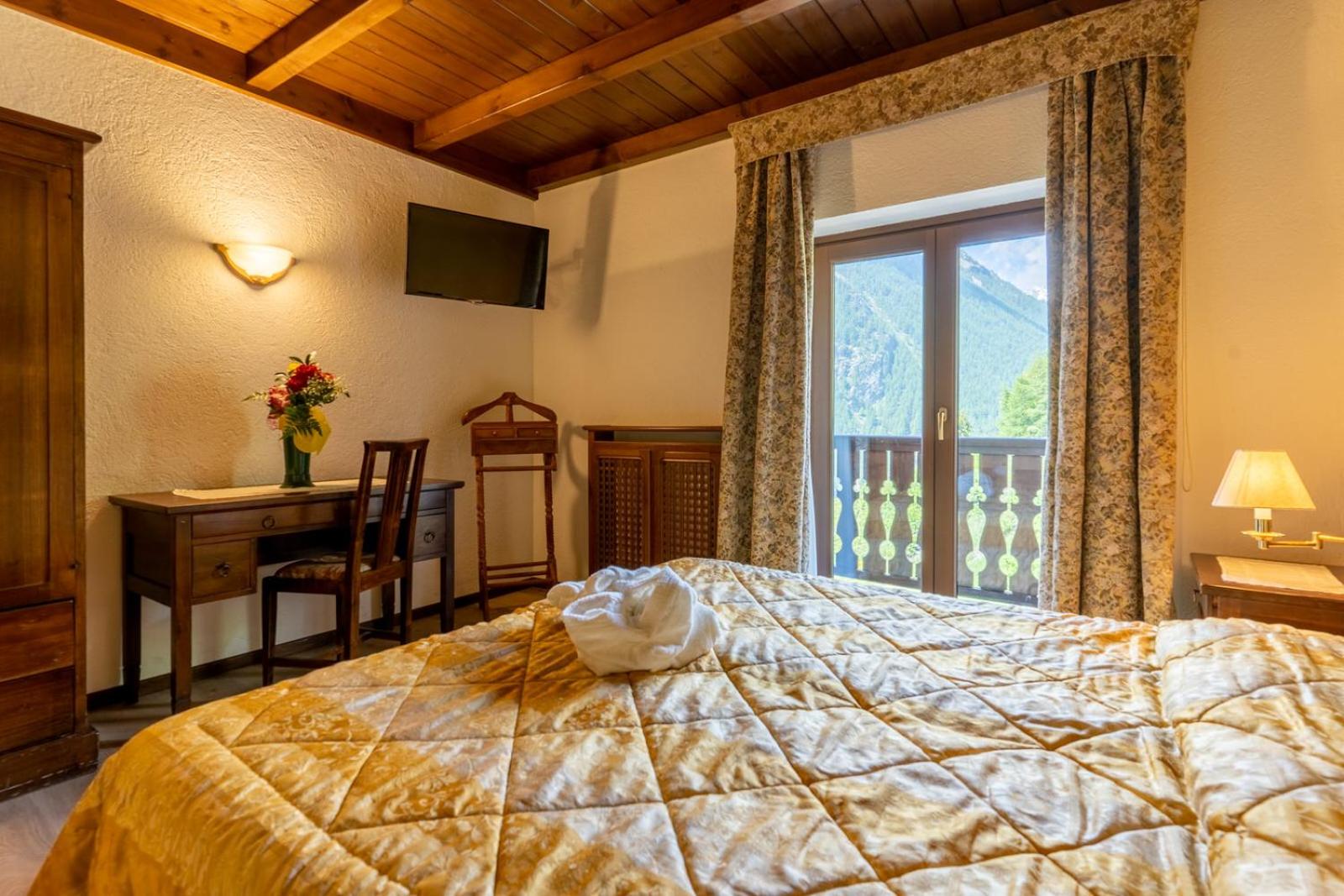 Deluxe Triple Room photo 2