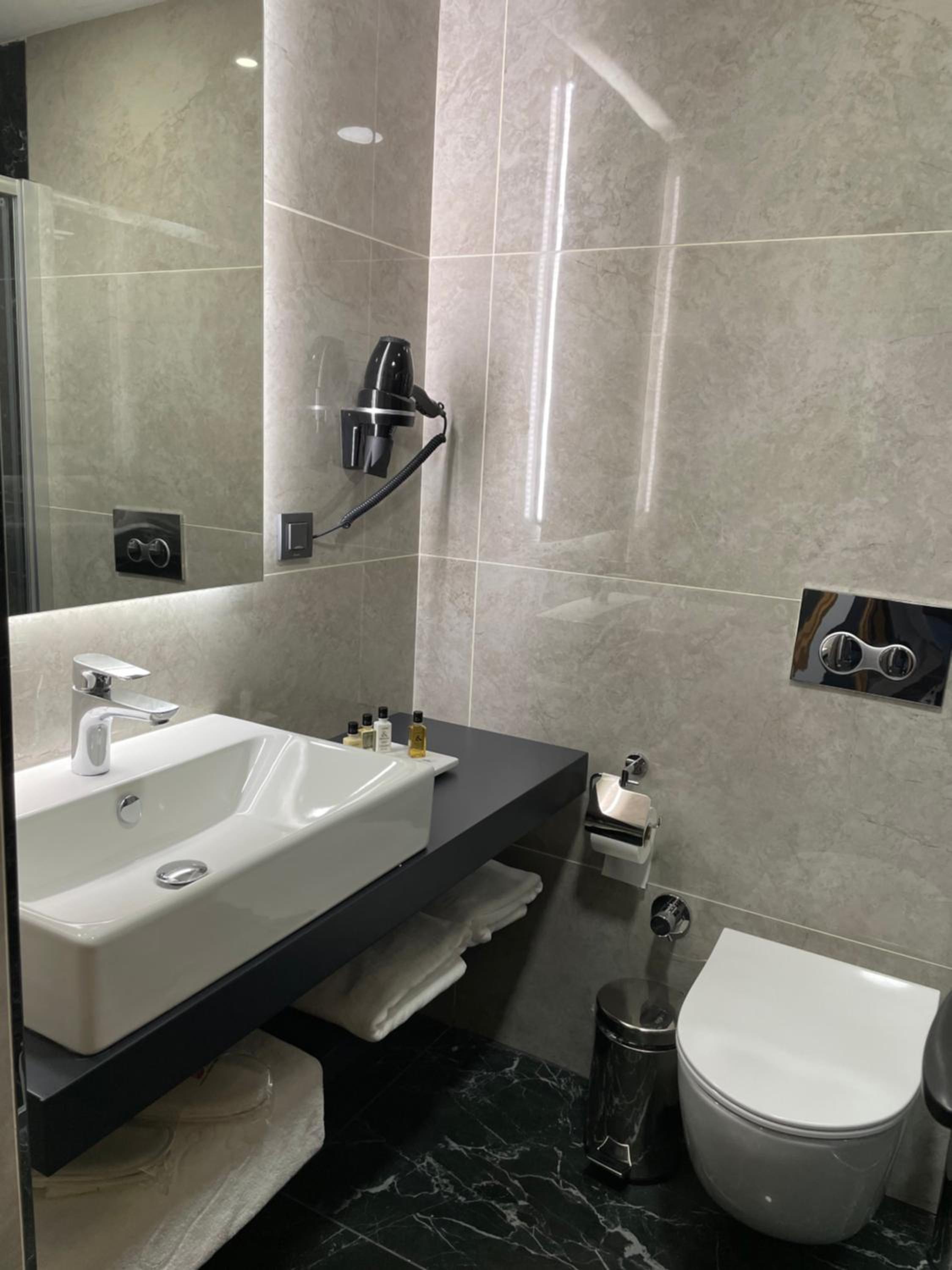 Deluxe Triple Room with Sea View photo 3