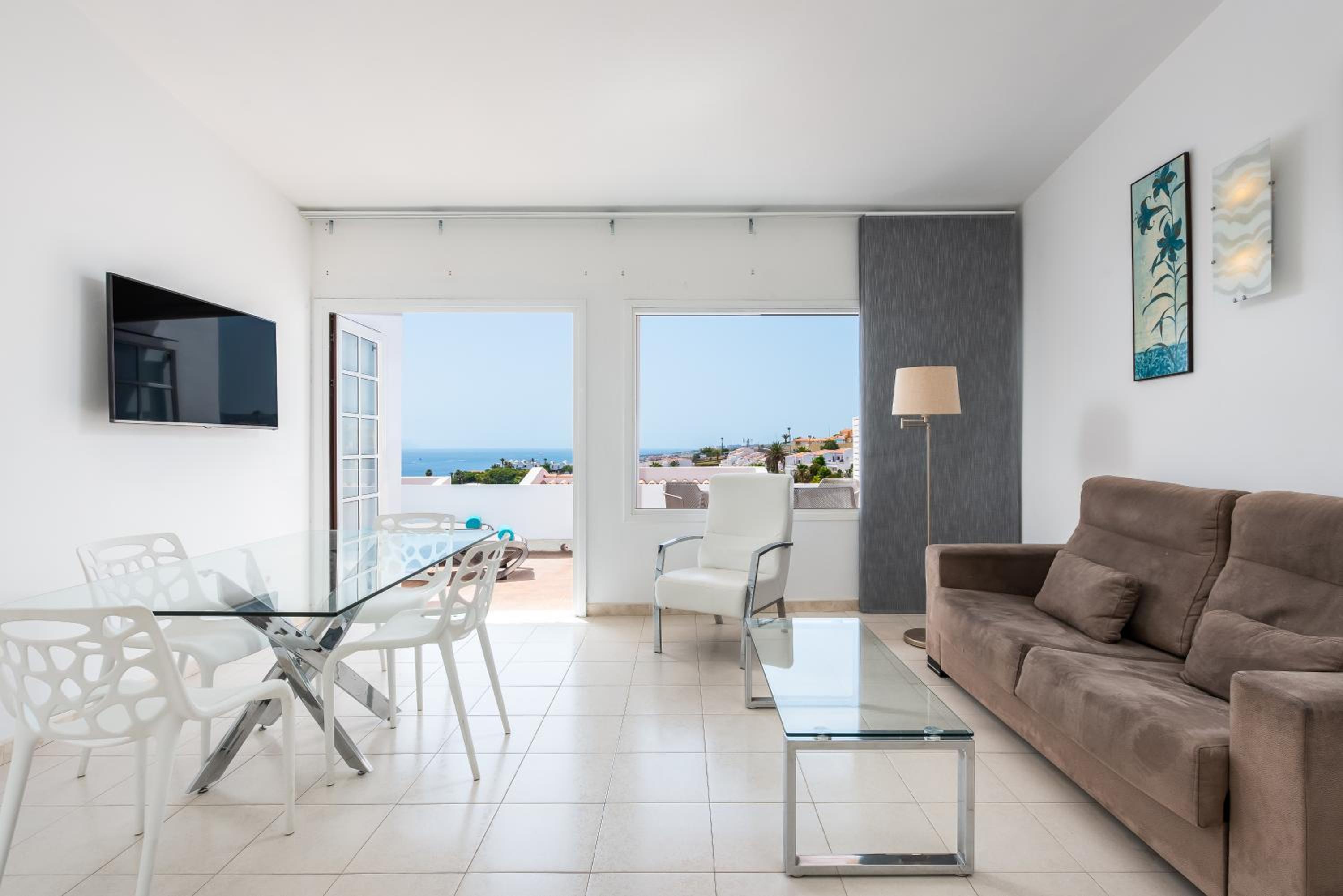 One-Bedroom Apartment with Sea View
