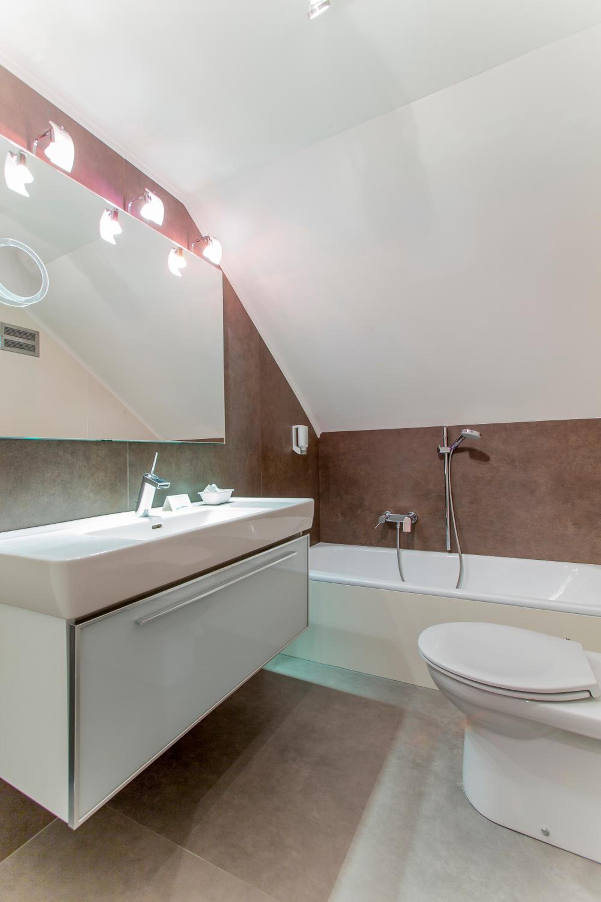 Junior Suite with Balcony photo 2