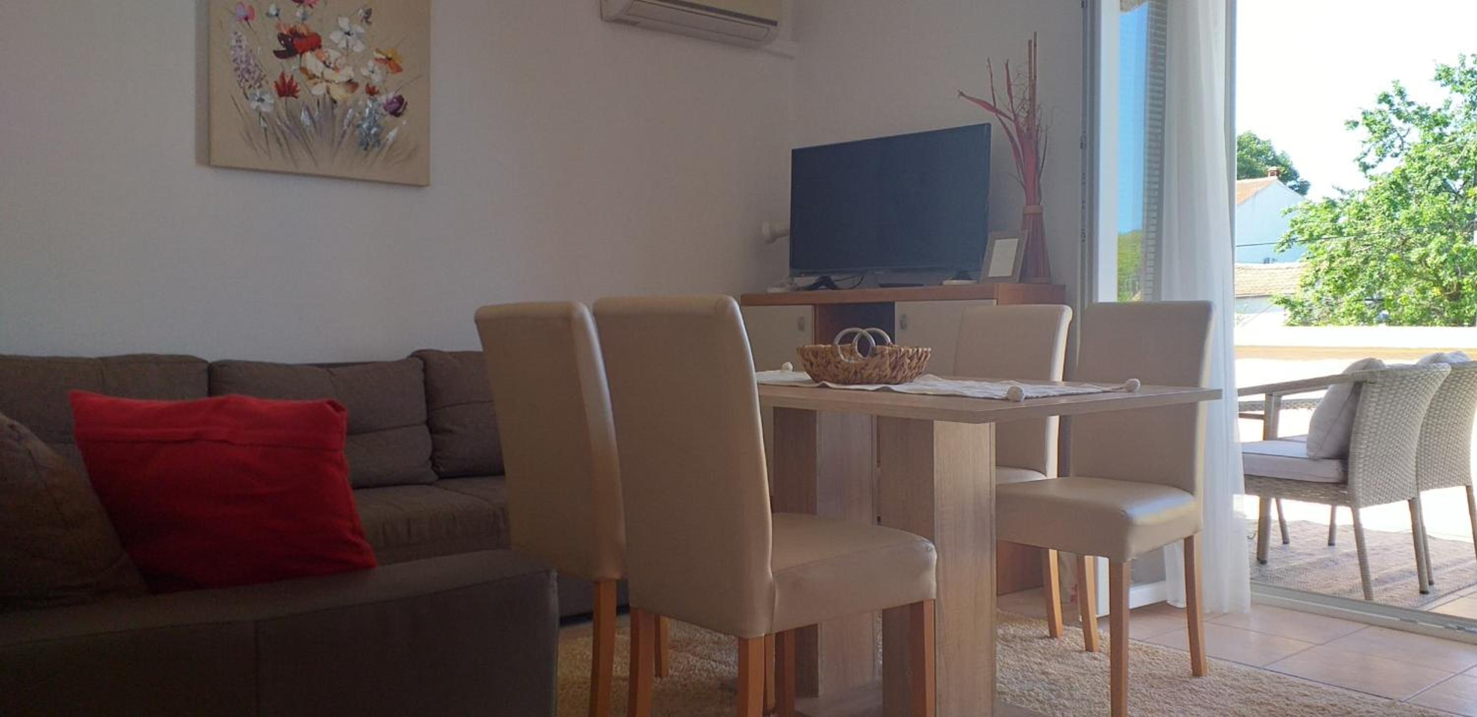Two-Bedroom Apartment with Balcony photo 3