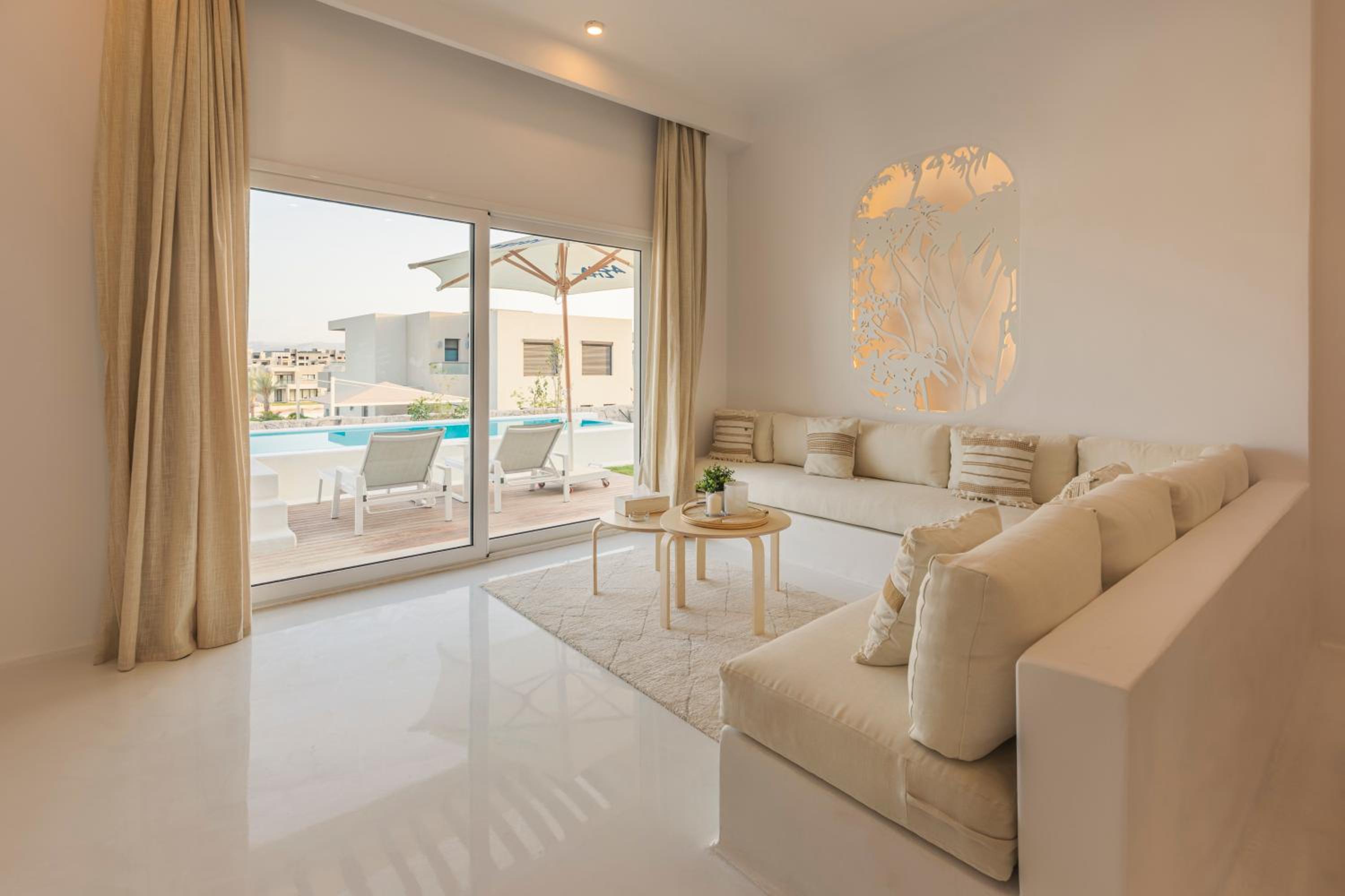 Royal Villa - Photo 4