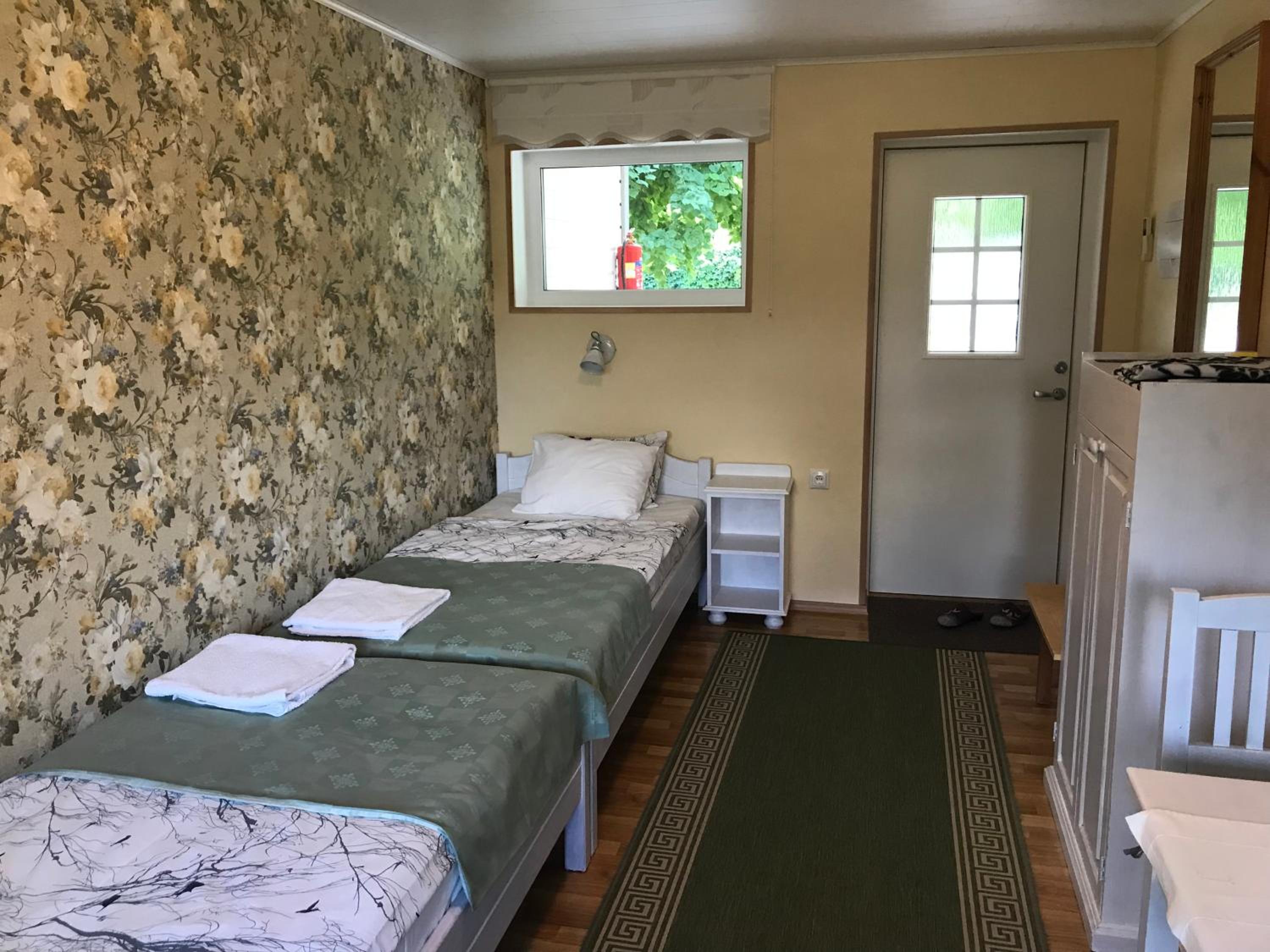 Twin Room - Photo 3