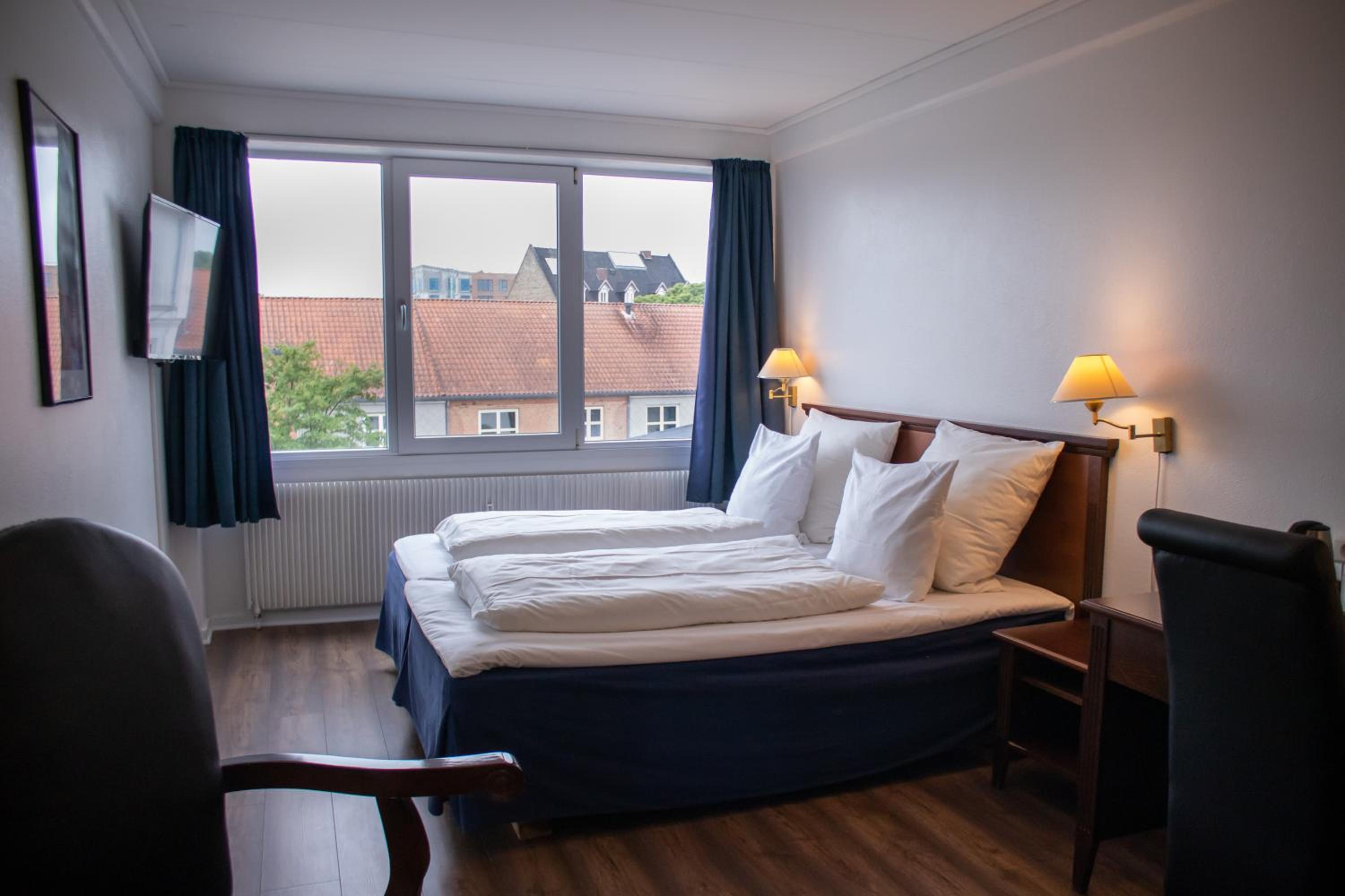 Double Room - Photo 2