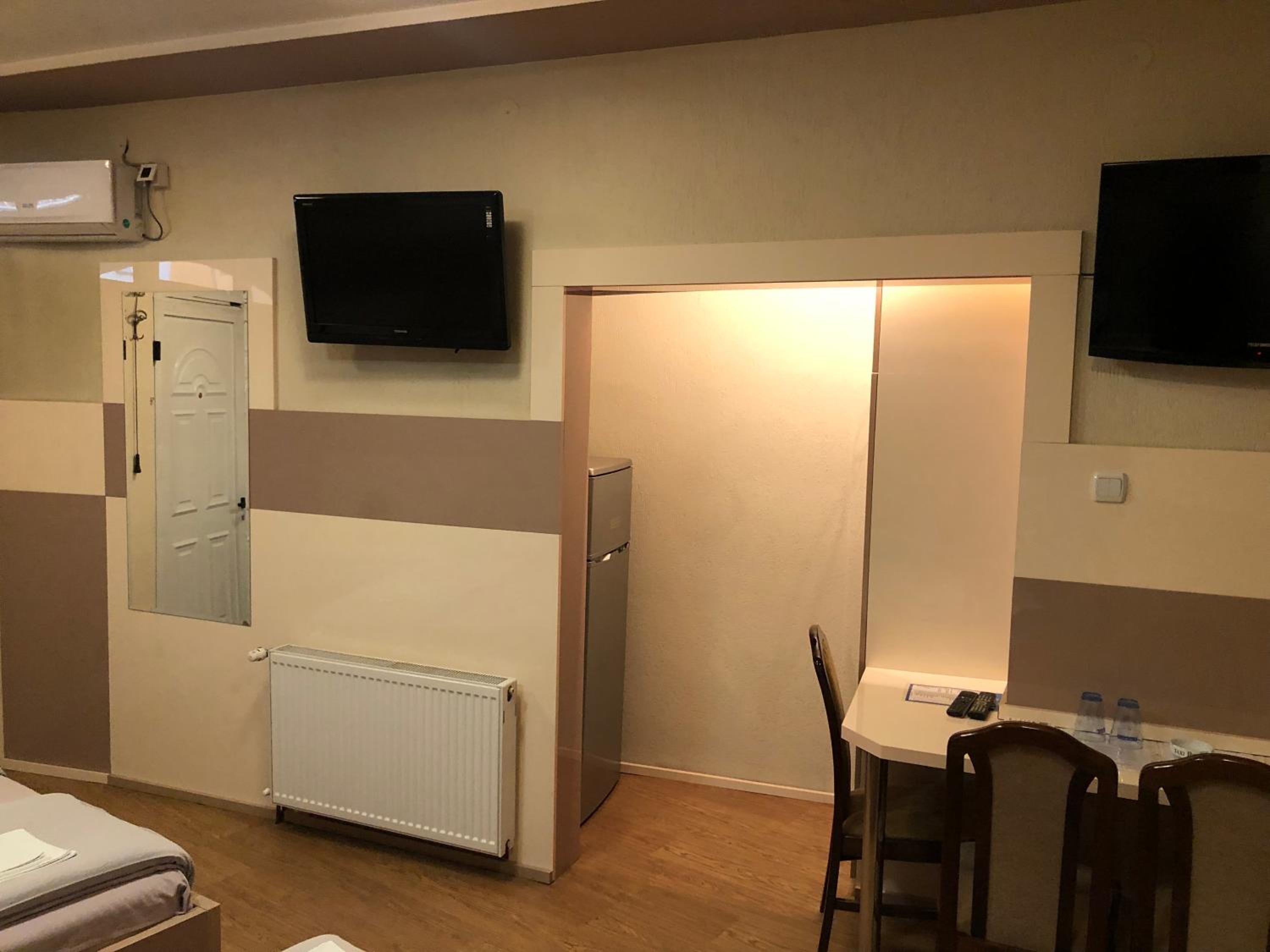 Family Room with Bathroom - Photo 4