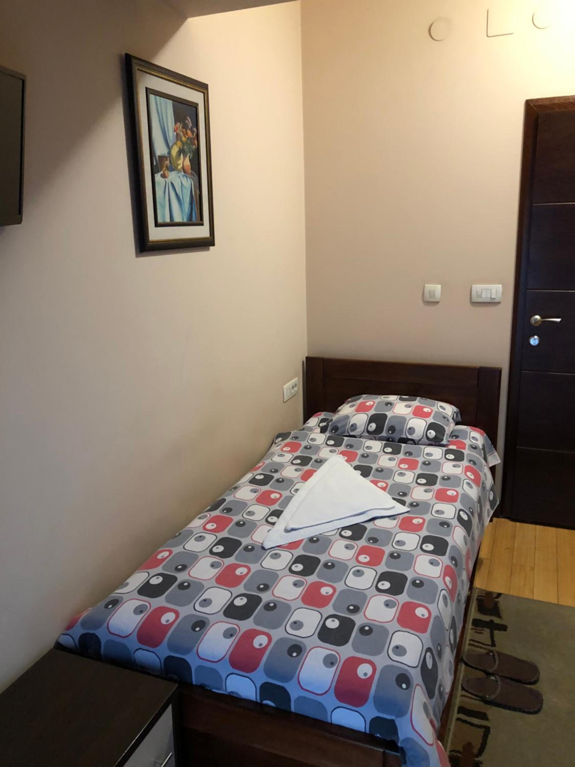 Single Room with Bathroom photo 1