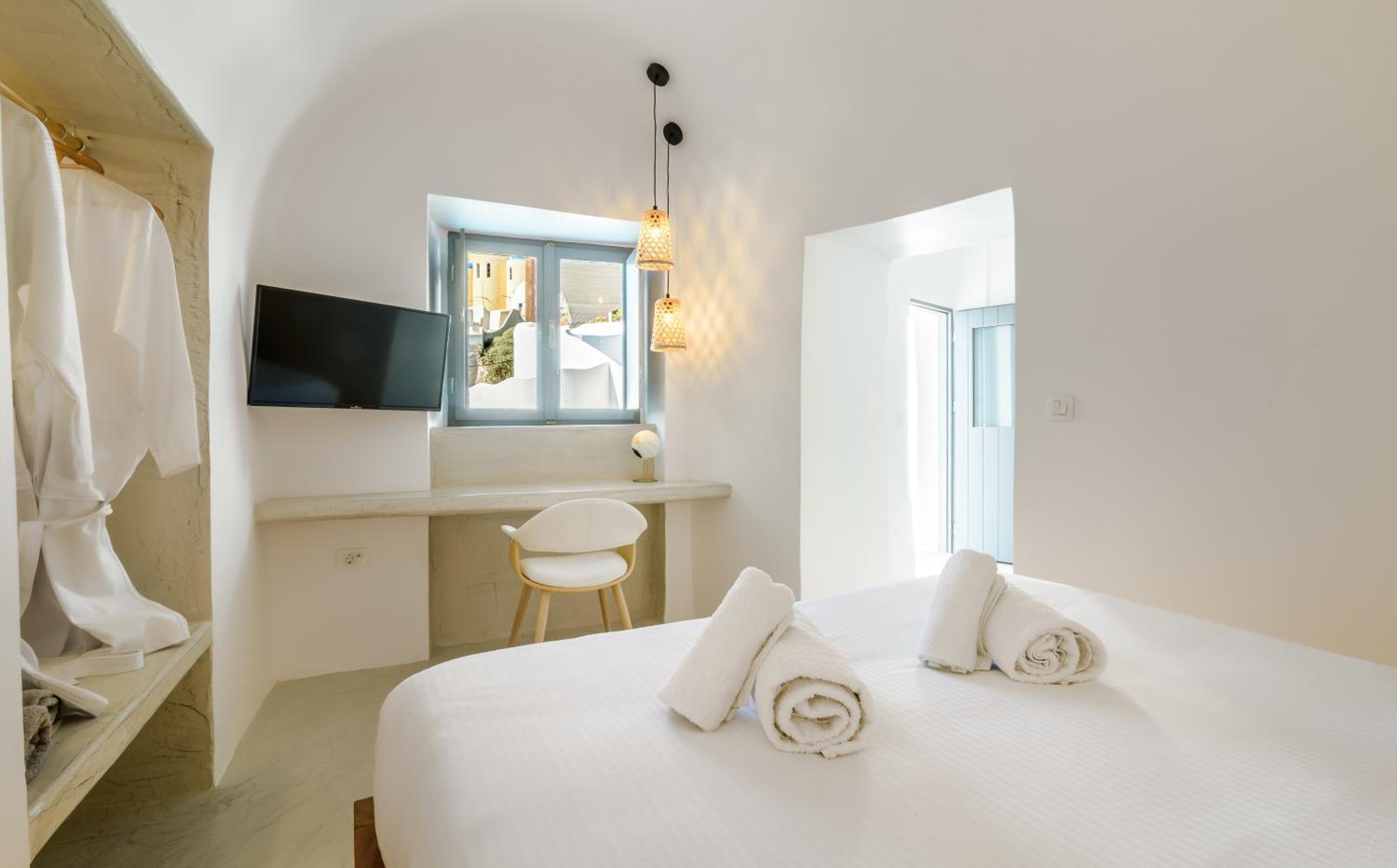 Junior Suite with Outdoor Hot Tub - Photo 1