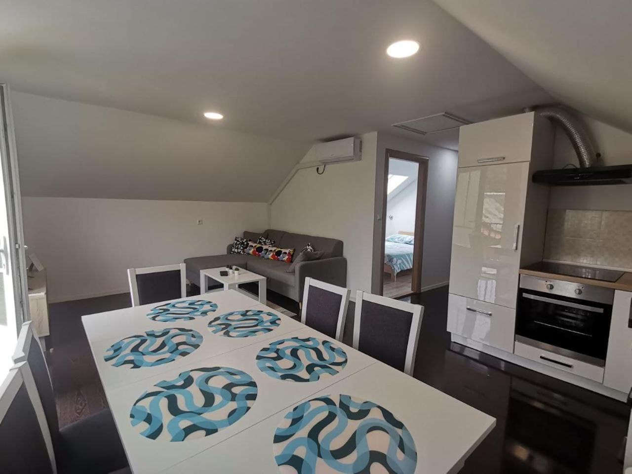 Three-Bedroom Apartment - Photo 23