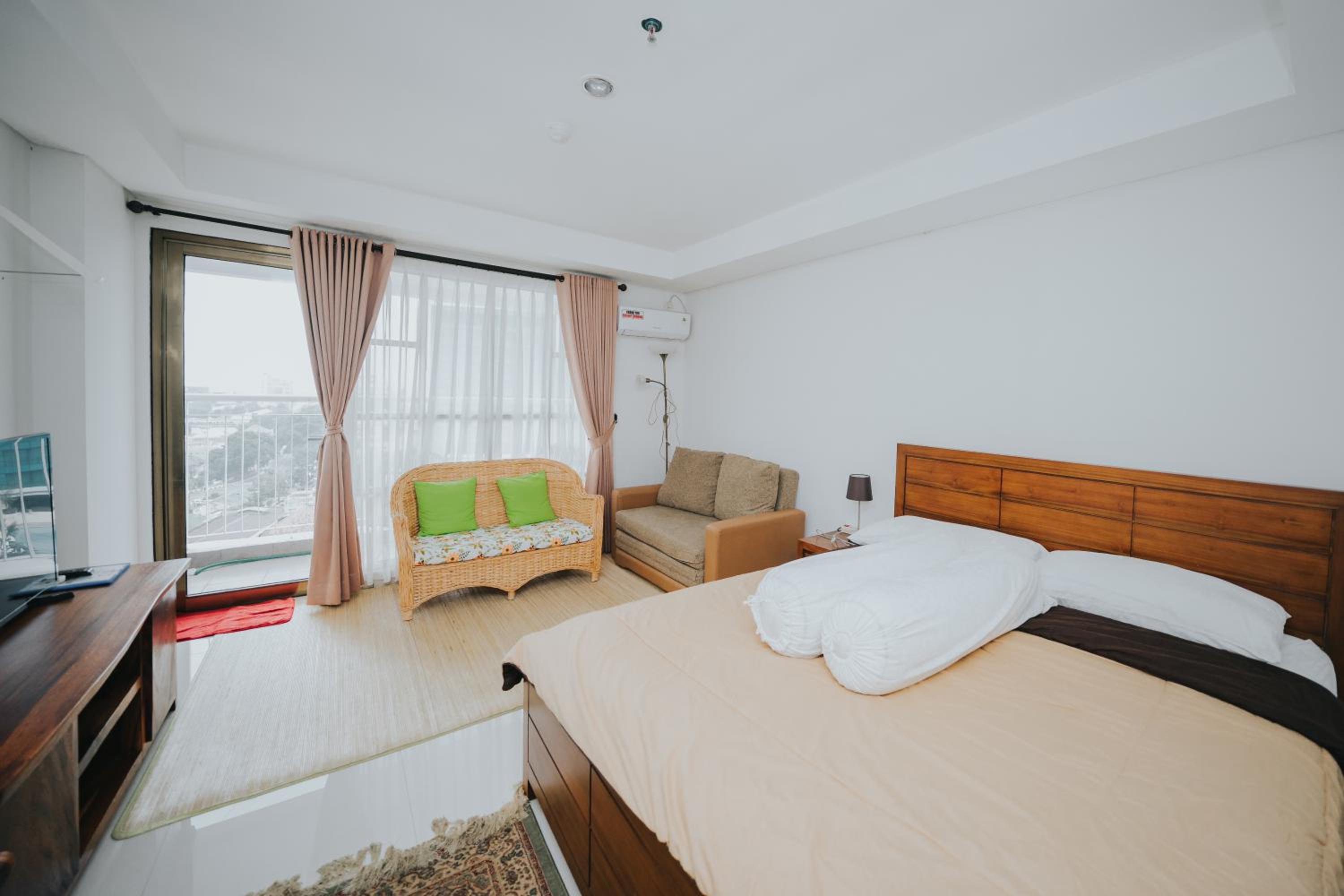 Studio Apartment photo 1