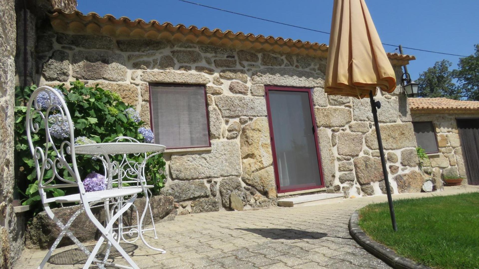 Double Room with Private Bathroom - Photo 8