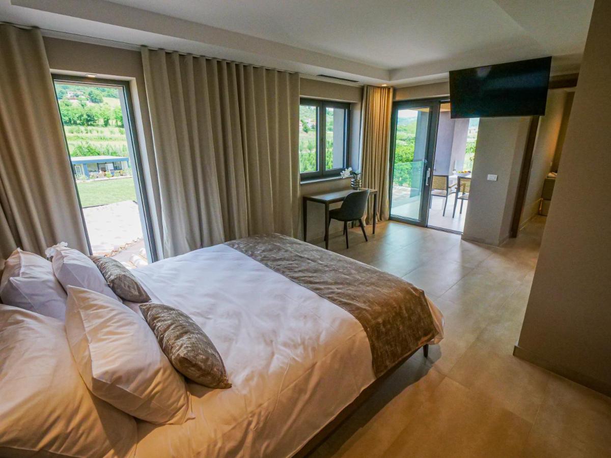 Deluxe Double Room with Balcony photo 1