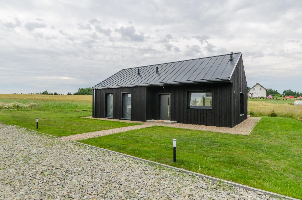 Three-Bedroom House photo 2