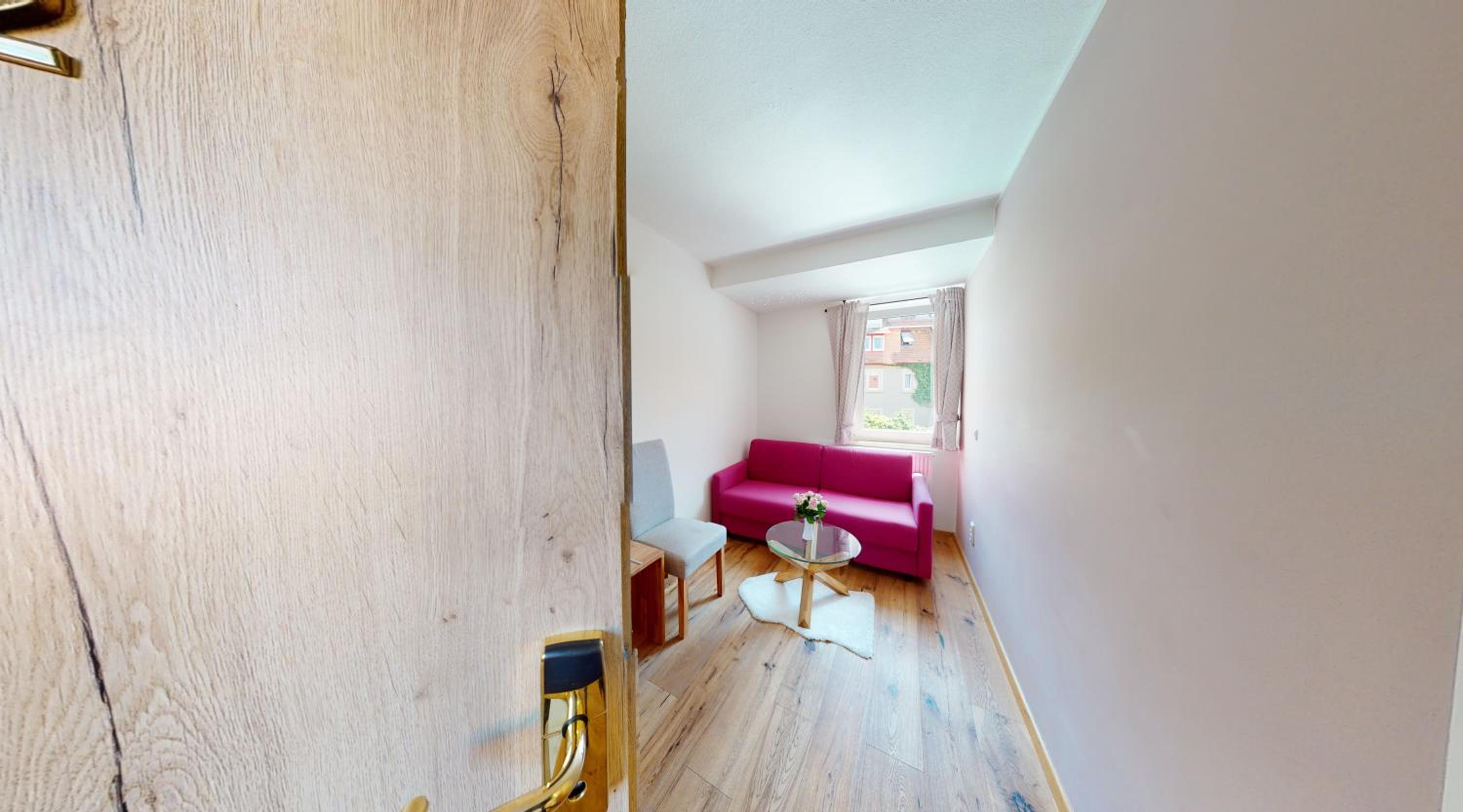 Standard Triple Room - Photo 9