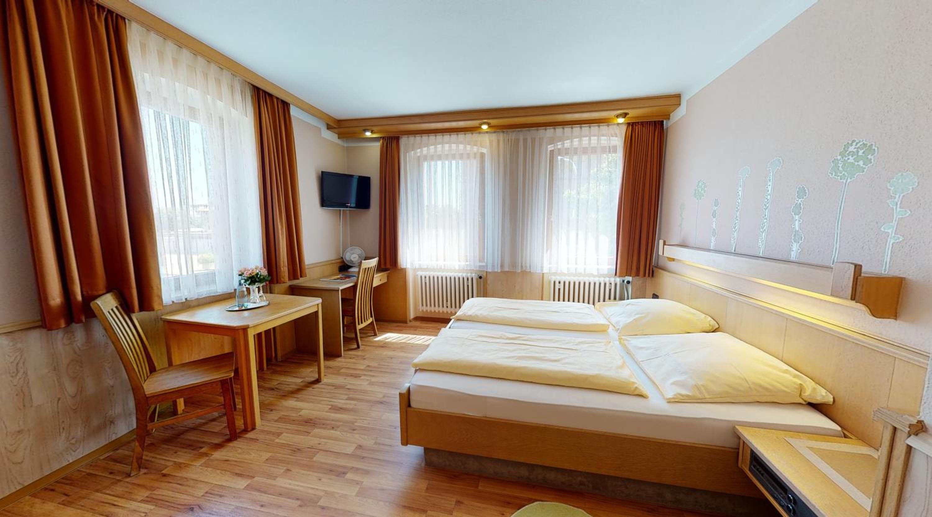 Standard Double Room - Photo 33