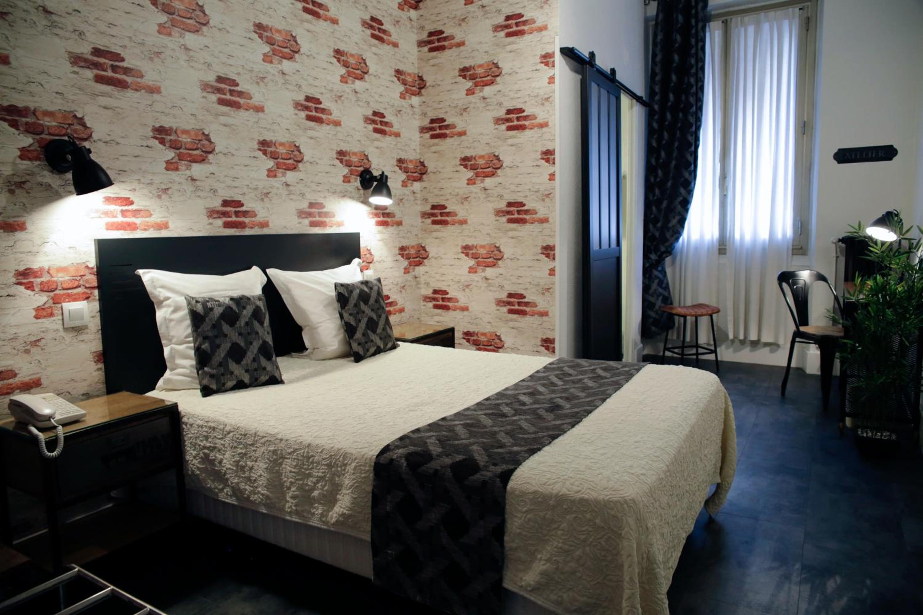 Standard Double Room - Photo 5