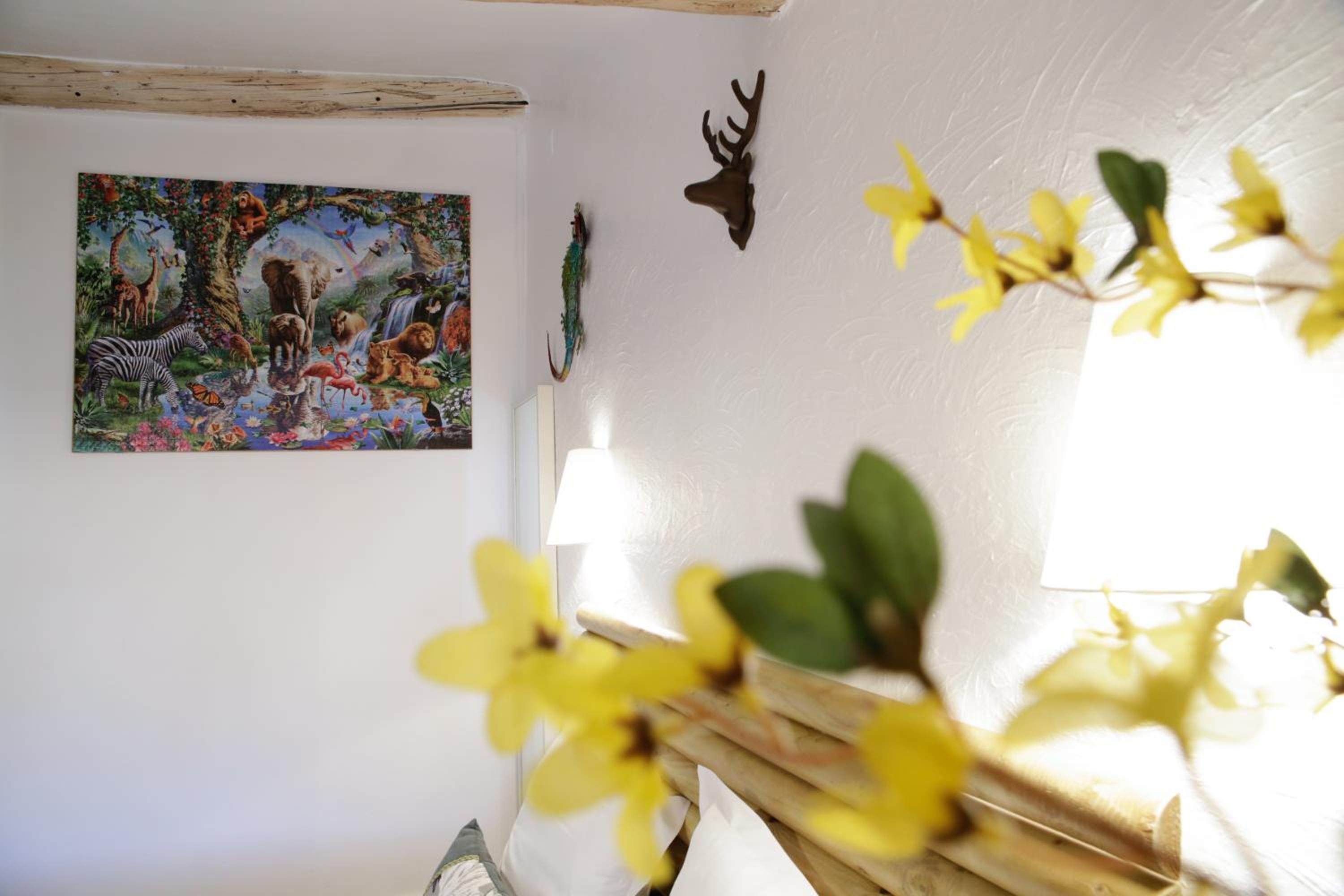 Standard Double Room - Photo 9