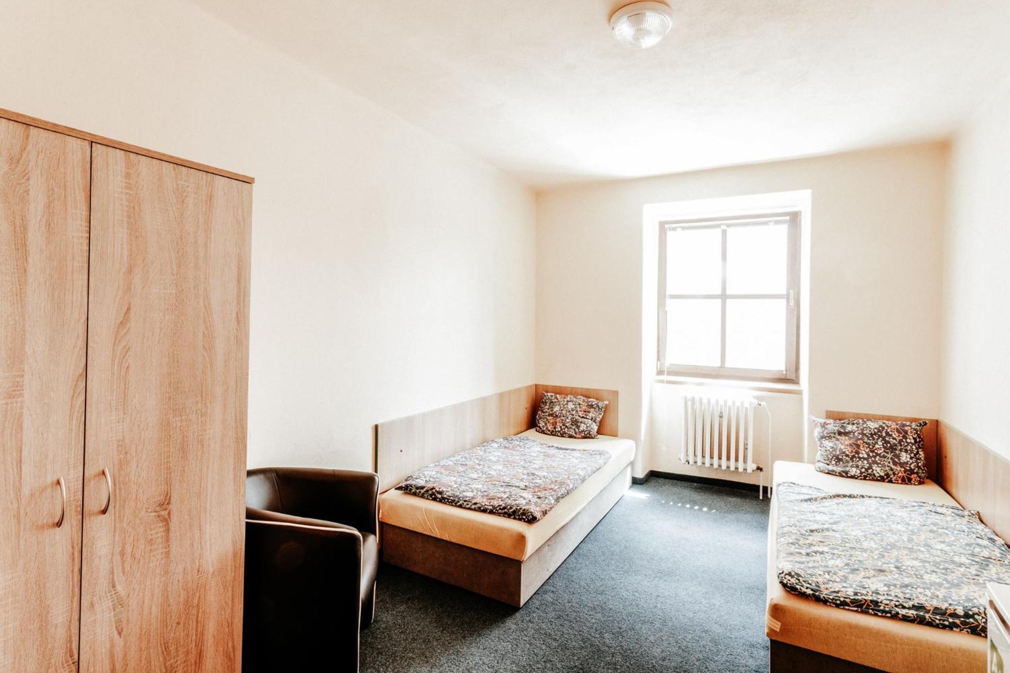 Twin Room - Photo 5