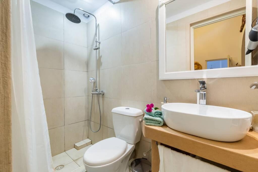 Three-Bedroom Villa photo 2