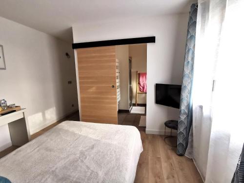 Double Room photo 3