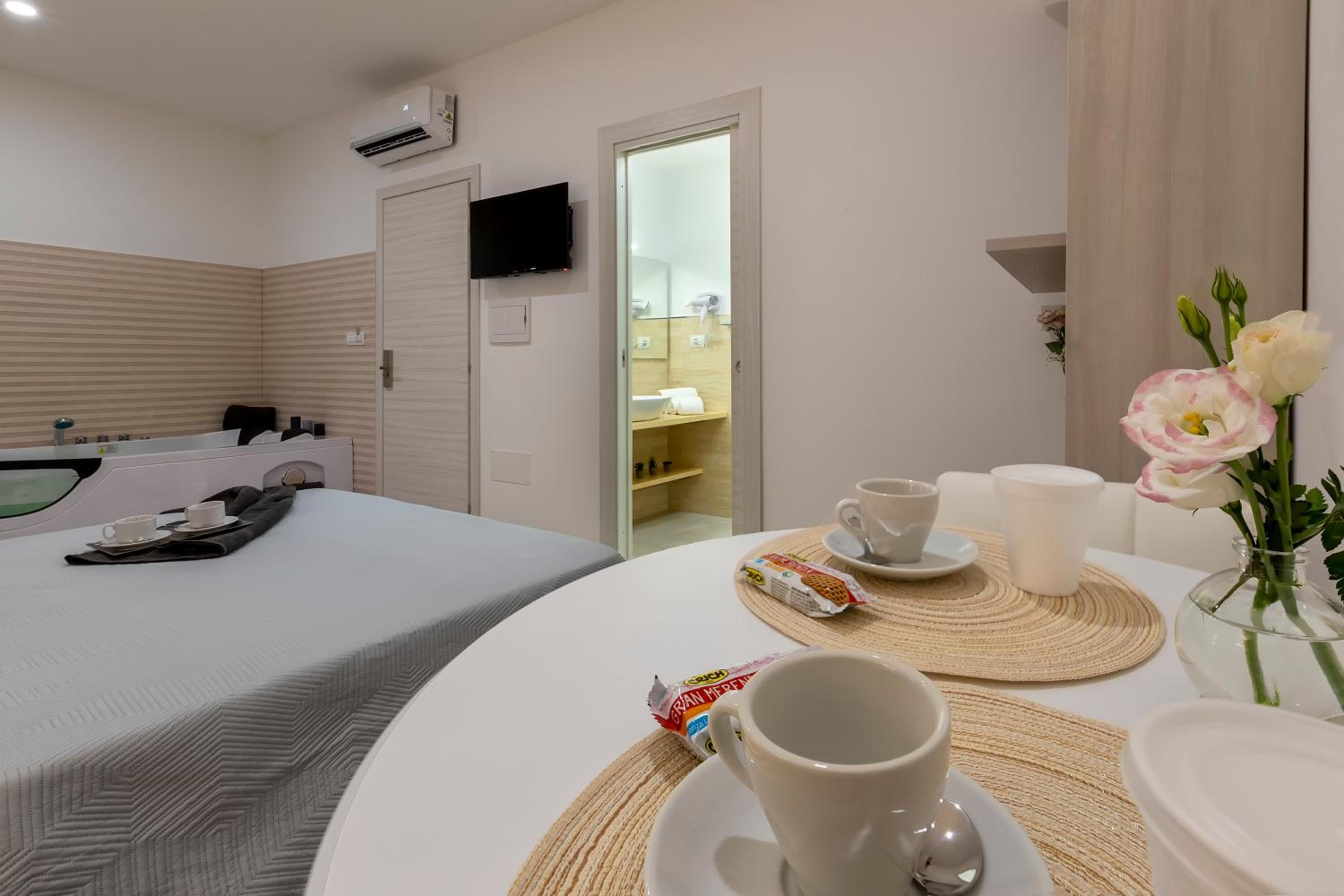 Deluxe Double or Twin Room with Spa Bath