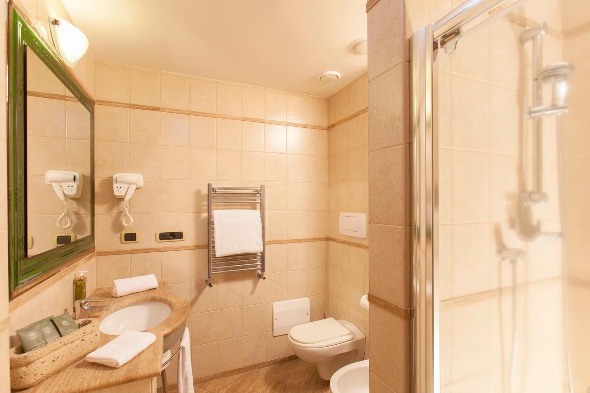 Superior Triple Room - Photo 2